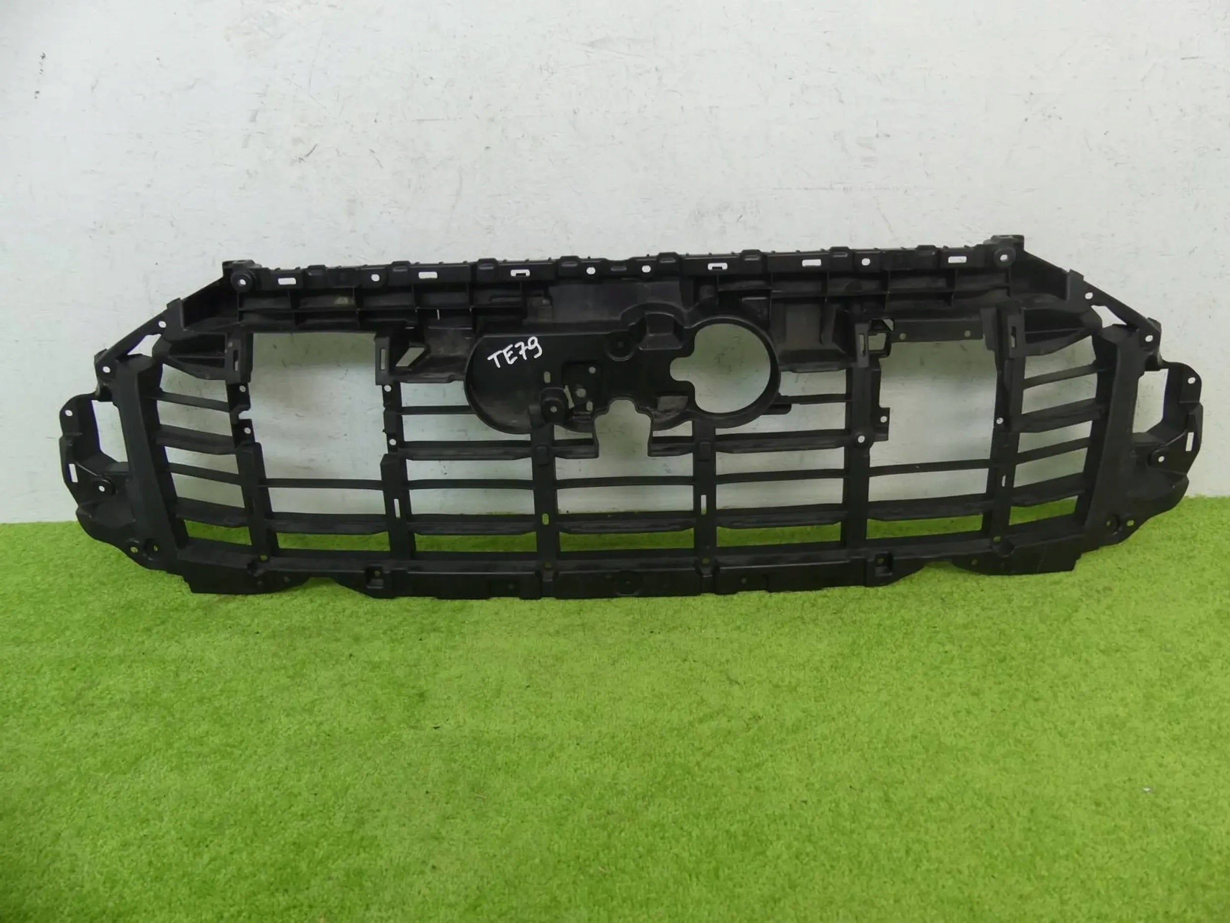  Radiator grille Audi Q7 FRONT GRILL 4m0807233D Radiator grille  product image