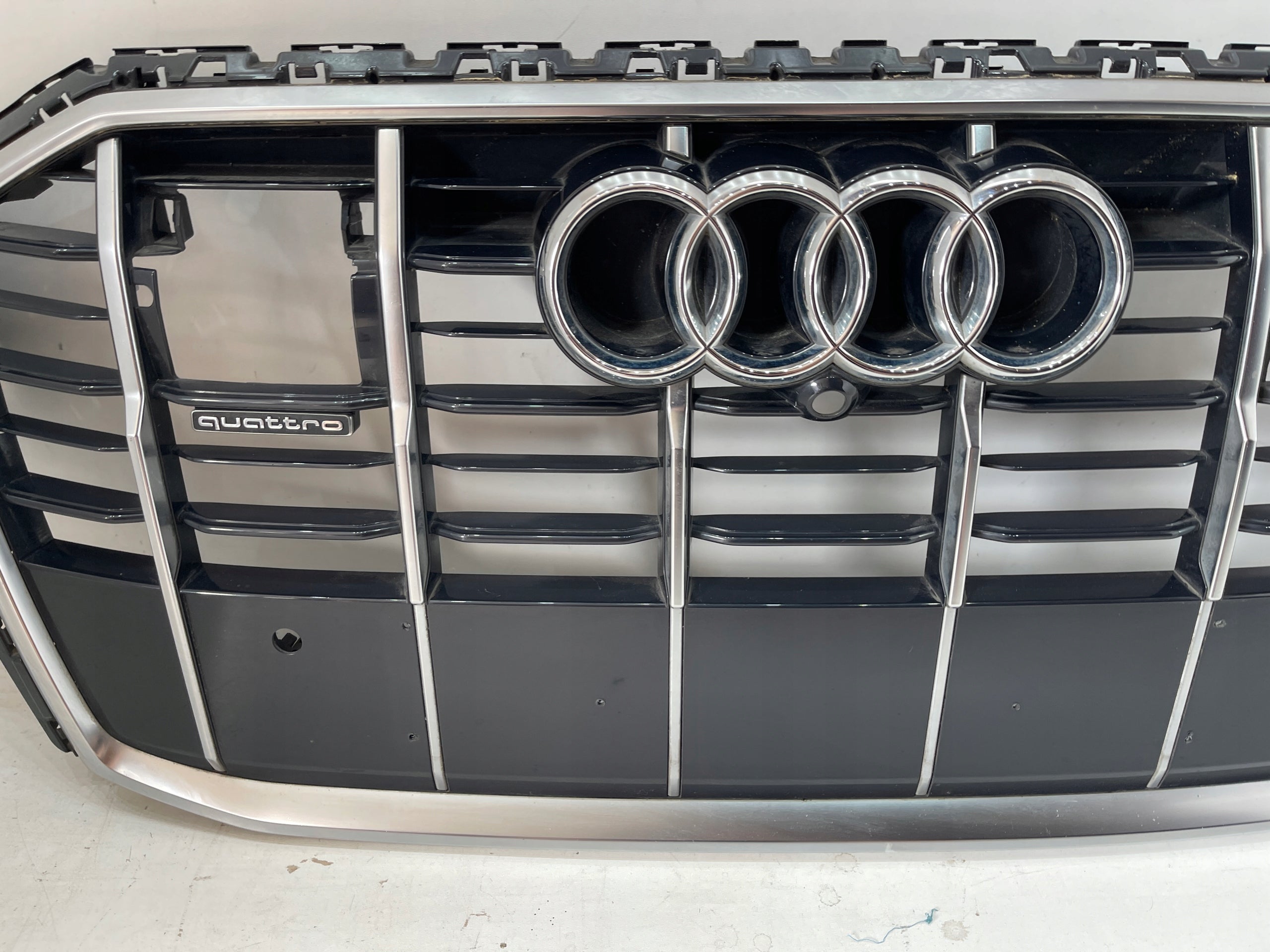 Kühlergrill Audi Q7 4M FRONTGRILL Kühlergitter