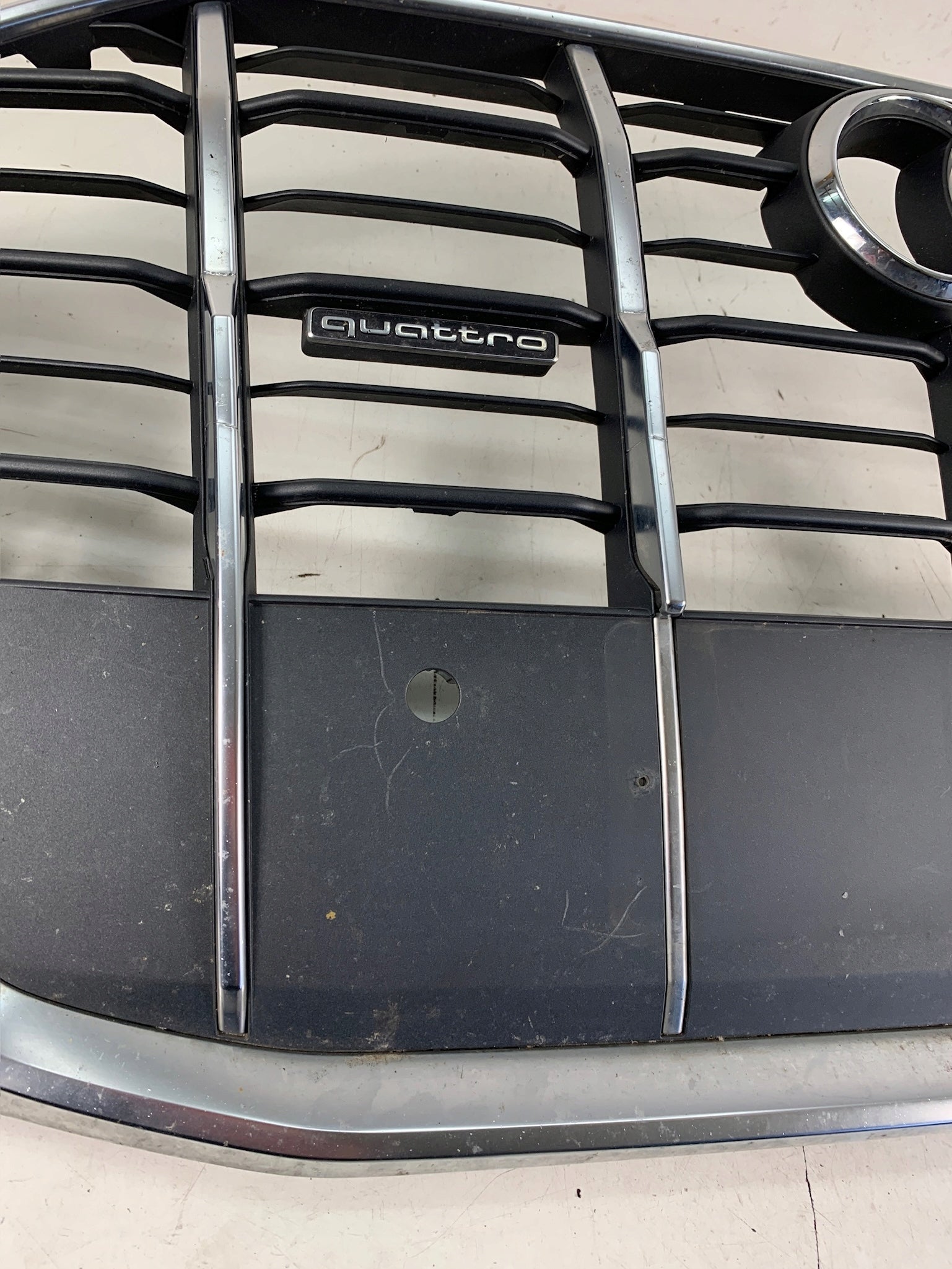 Kühlergrill Audi Q7 TT FRONTGRILL 4M0853651AJ Kühlergitter