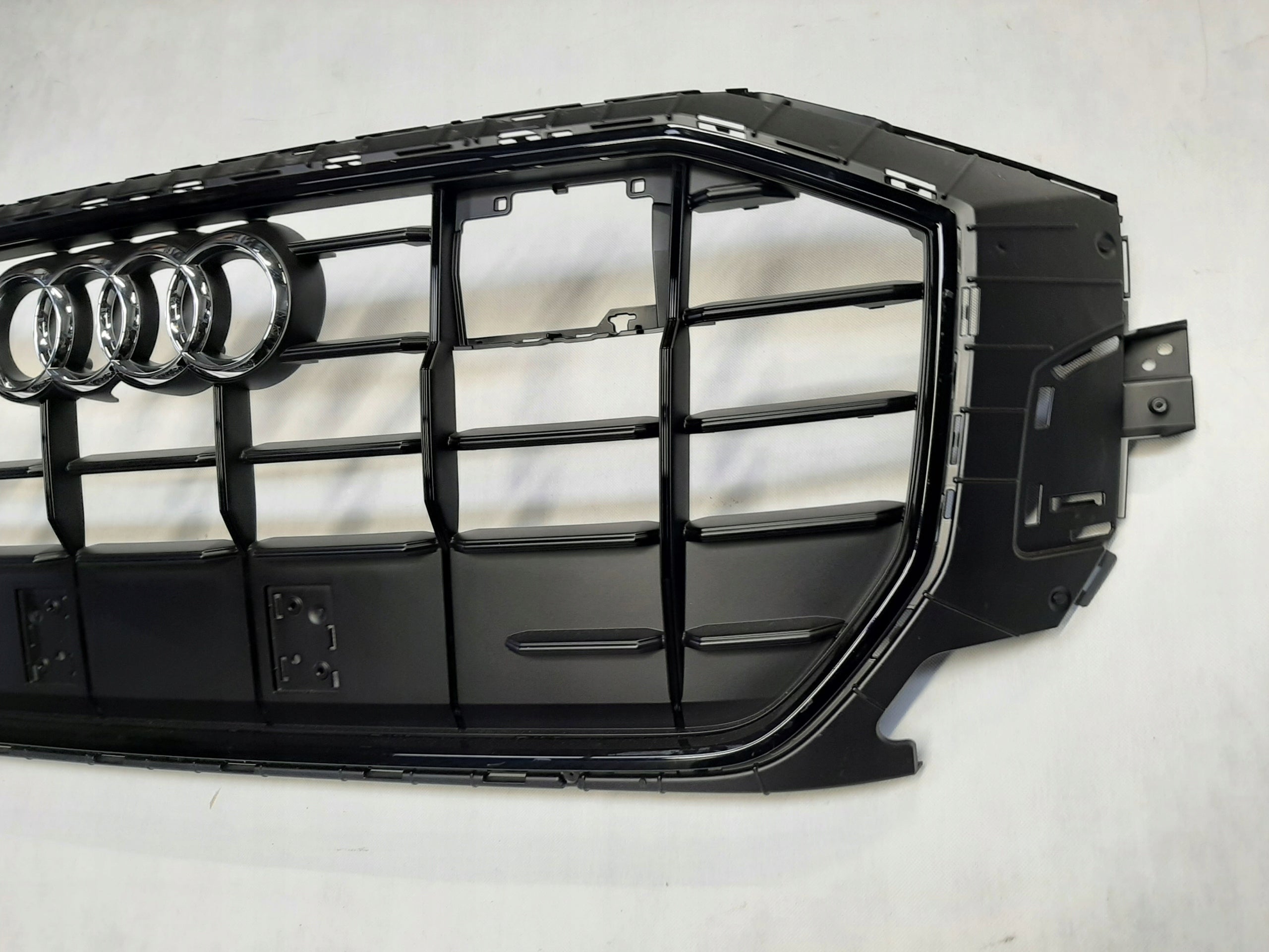 Kühlergrill Audi Q8 FRONTGRILL 4M8853651 Kühlergitter