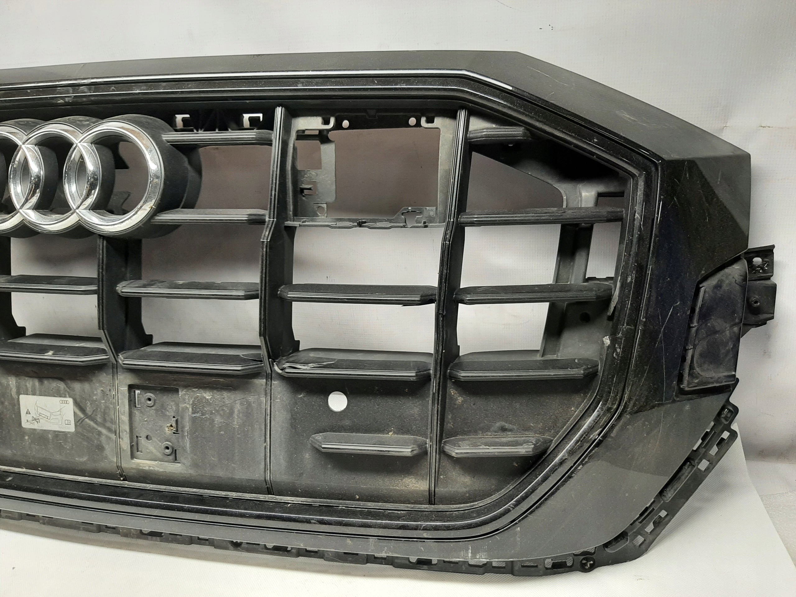 Kühlergrill Audi Q8 FRONTGRILL 4M8853651DE Kühlergitter