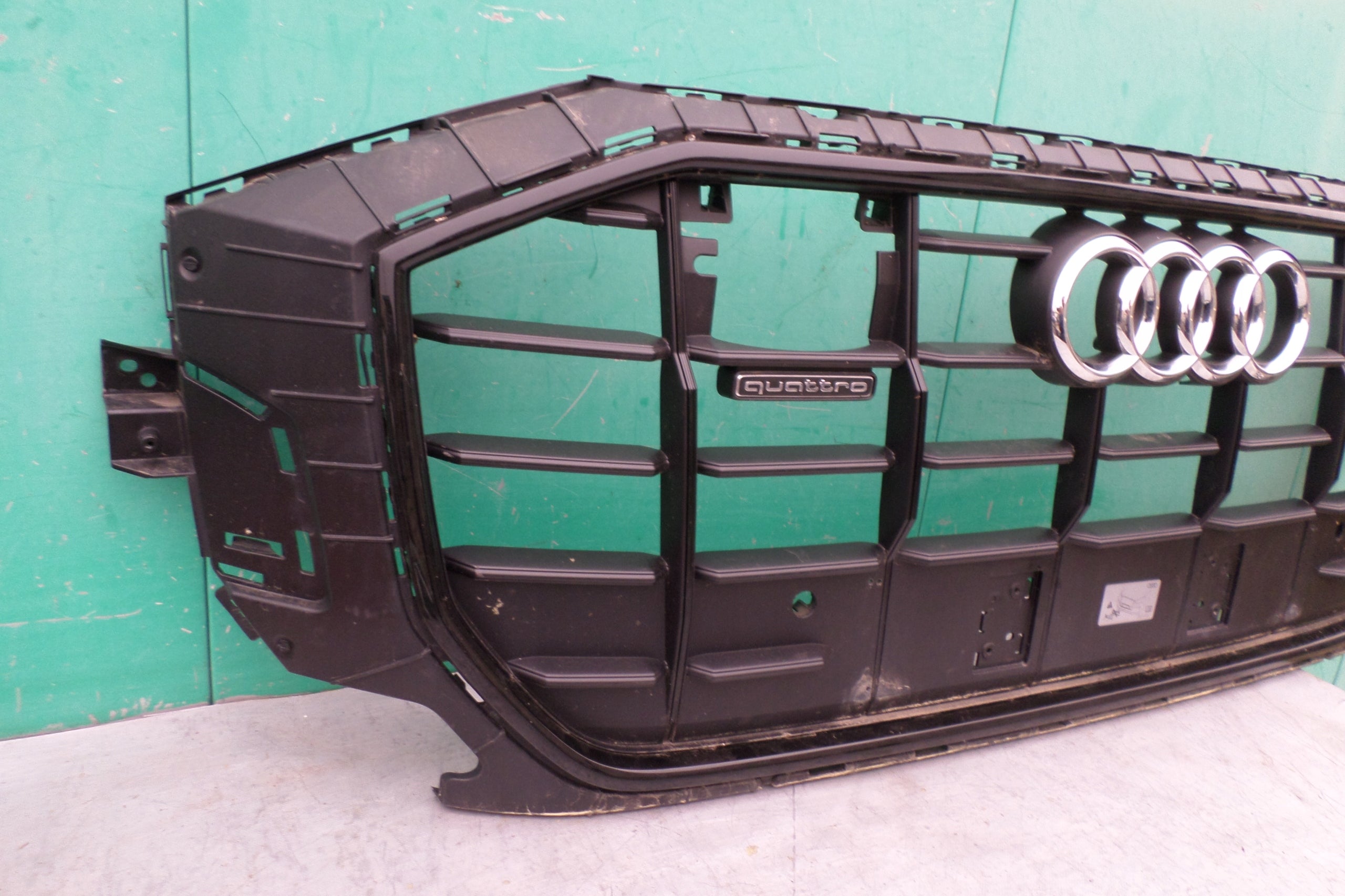 Kühlergrill Audi Q8 4M8 FRONTGRILL 4M88536514M Kühlergitter