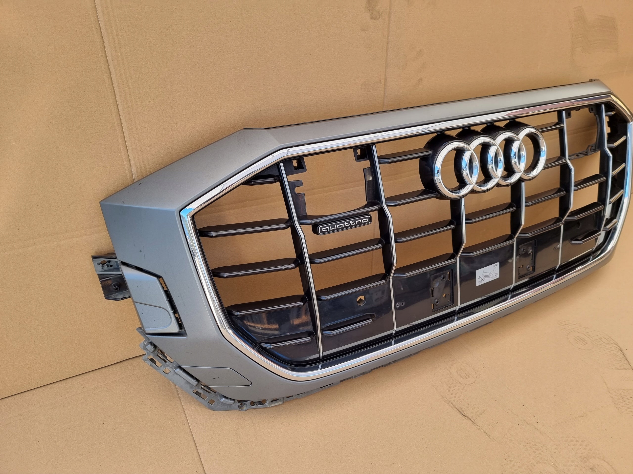 Kühlergrill Audi Q8 4M8 FRONTGRILL 4M88536514M Kühlergitter