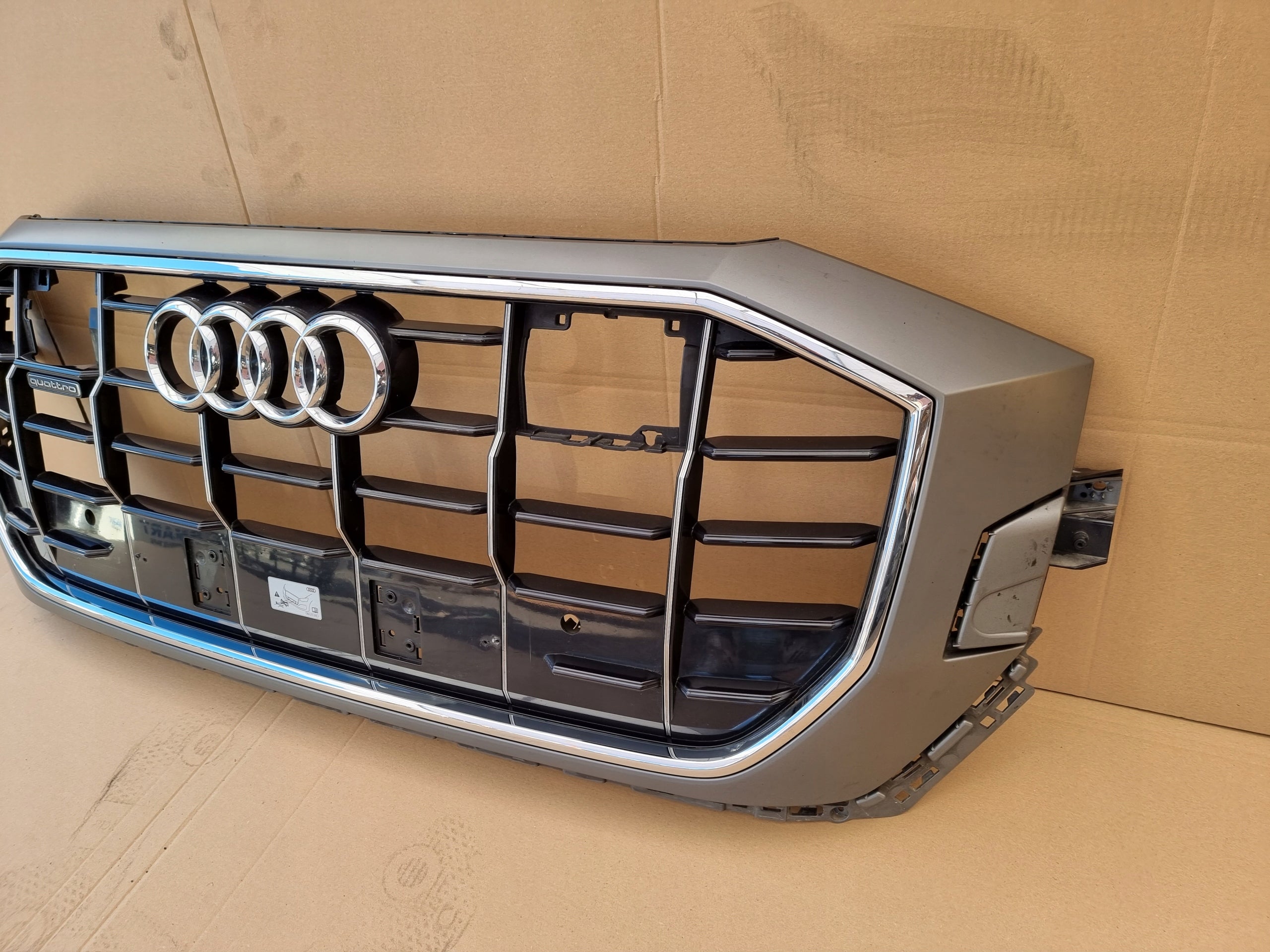 Kühlergrill Audi Q8 4M8 FRONTGRILL 4M88536514M Kühlergitter