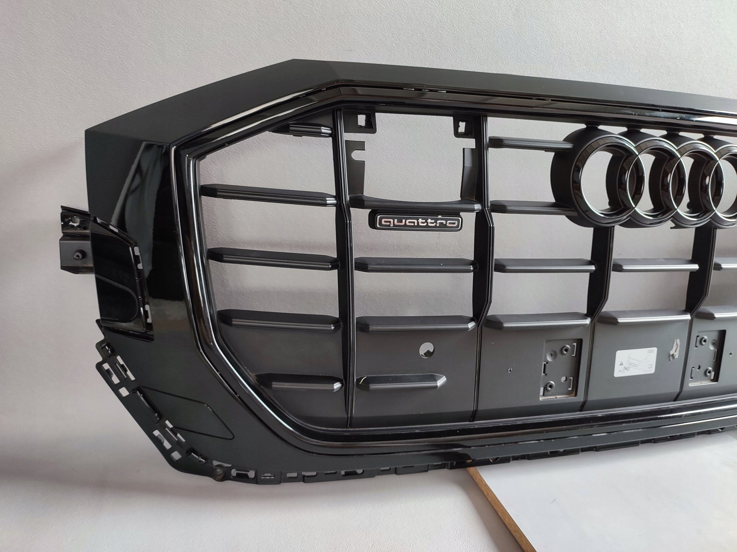 Kühlergrill Audi Q8 4M8 FRONTGRILL 4M8853651AQ Kühlergitter