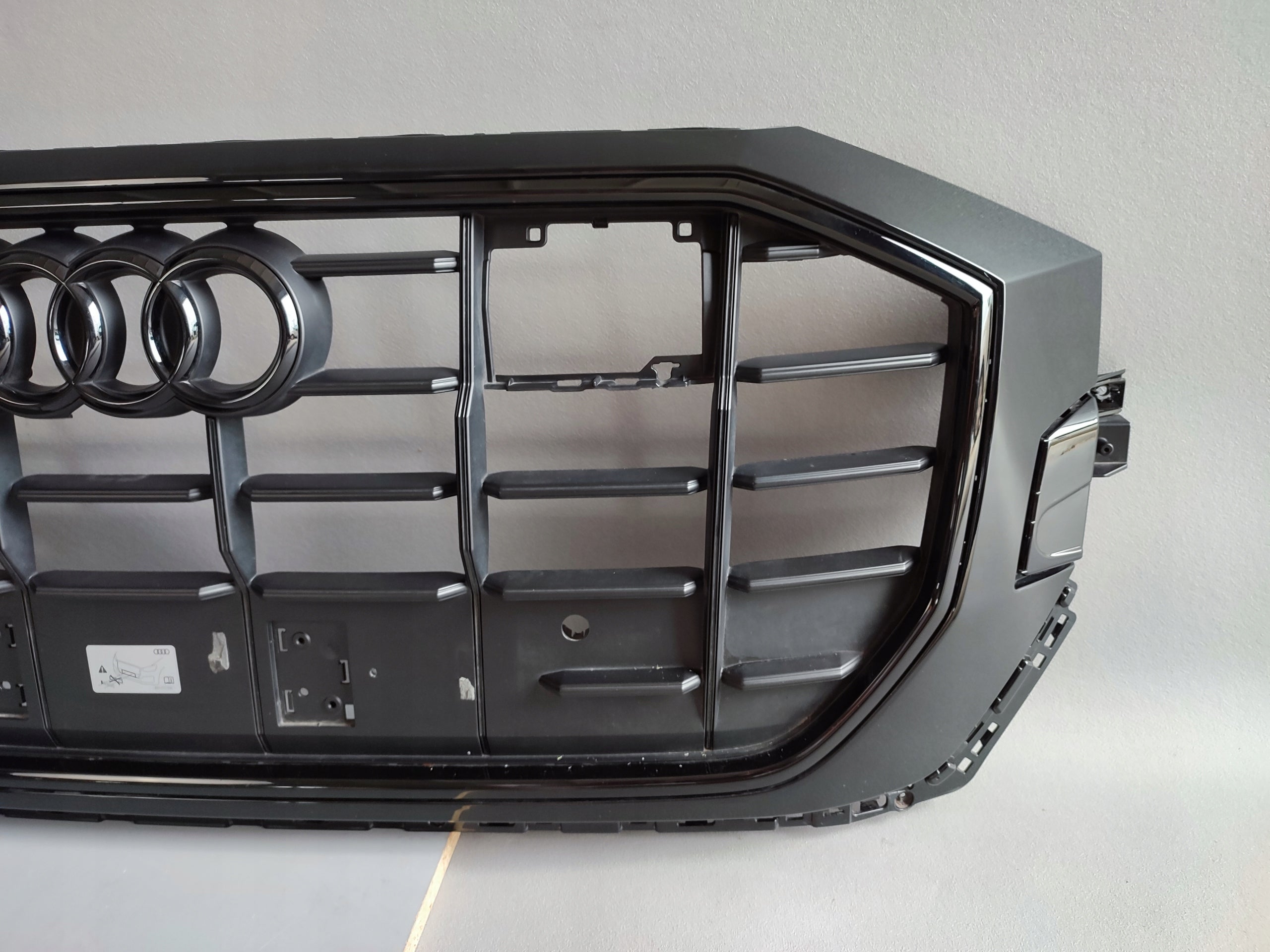 Kühlergrill Audi Q8 4M8 FRONTGRILL 4M8853651AQ Kühlergitter