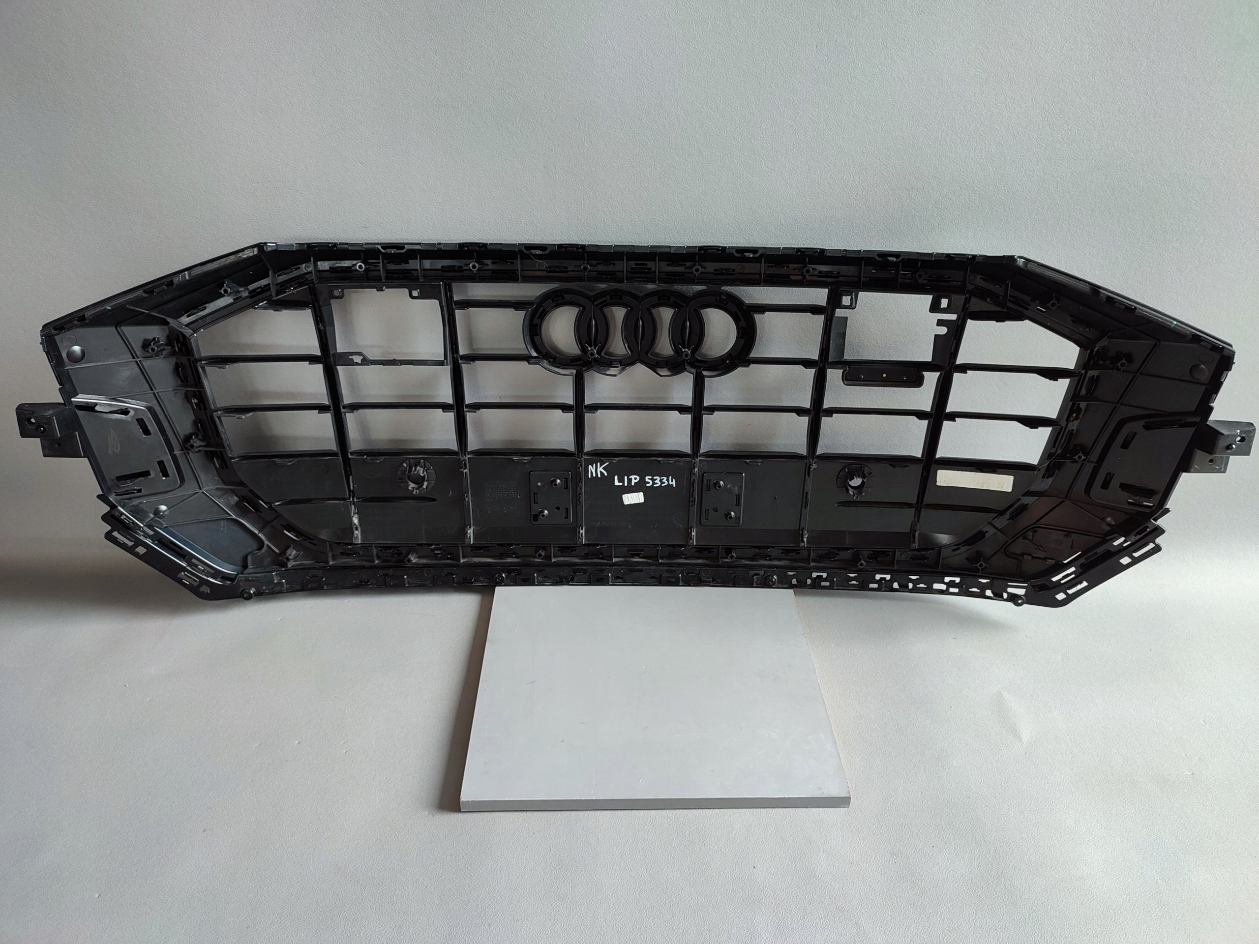 Kühlergrill Audi Q8 4M8 FRONTGRILL 4M8853651AQ Kühlergitter