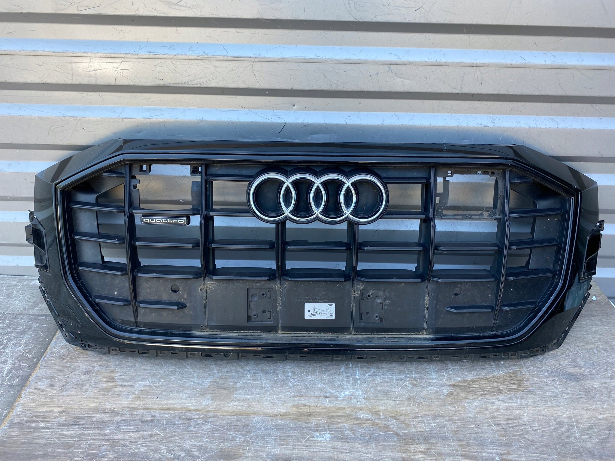  Kühlergrill Audi Q8 4M8 FRONTGRILL 4M8853651DS Kühlergitter product image