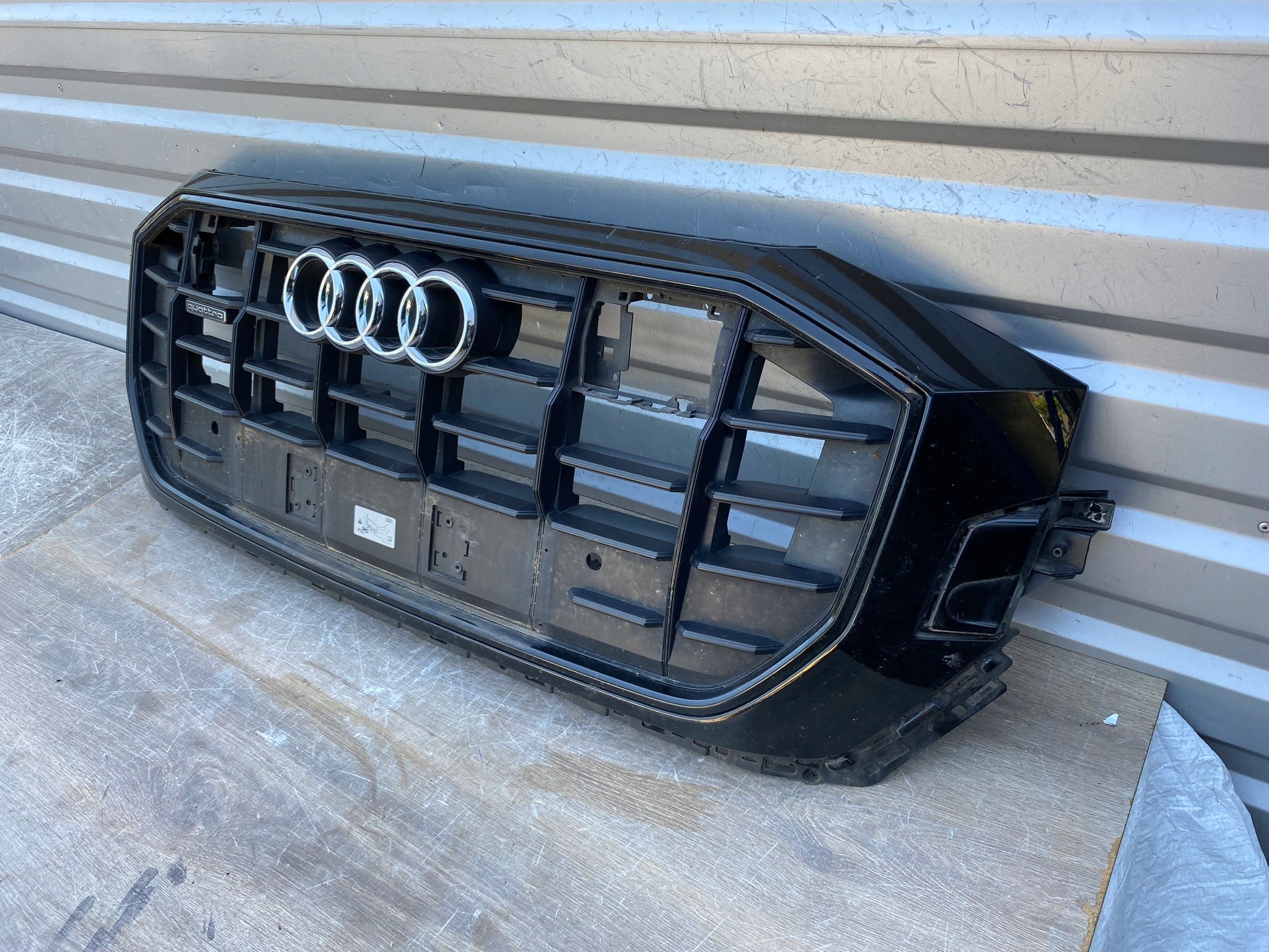 Kühlergrill Audi Q8 4M8 FRONTGRILL 4M8853651DS Kühlergitter