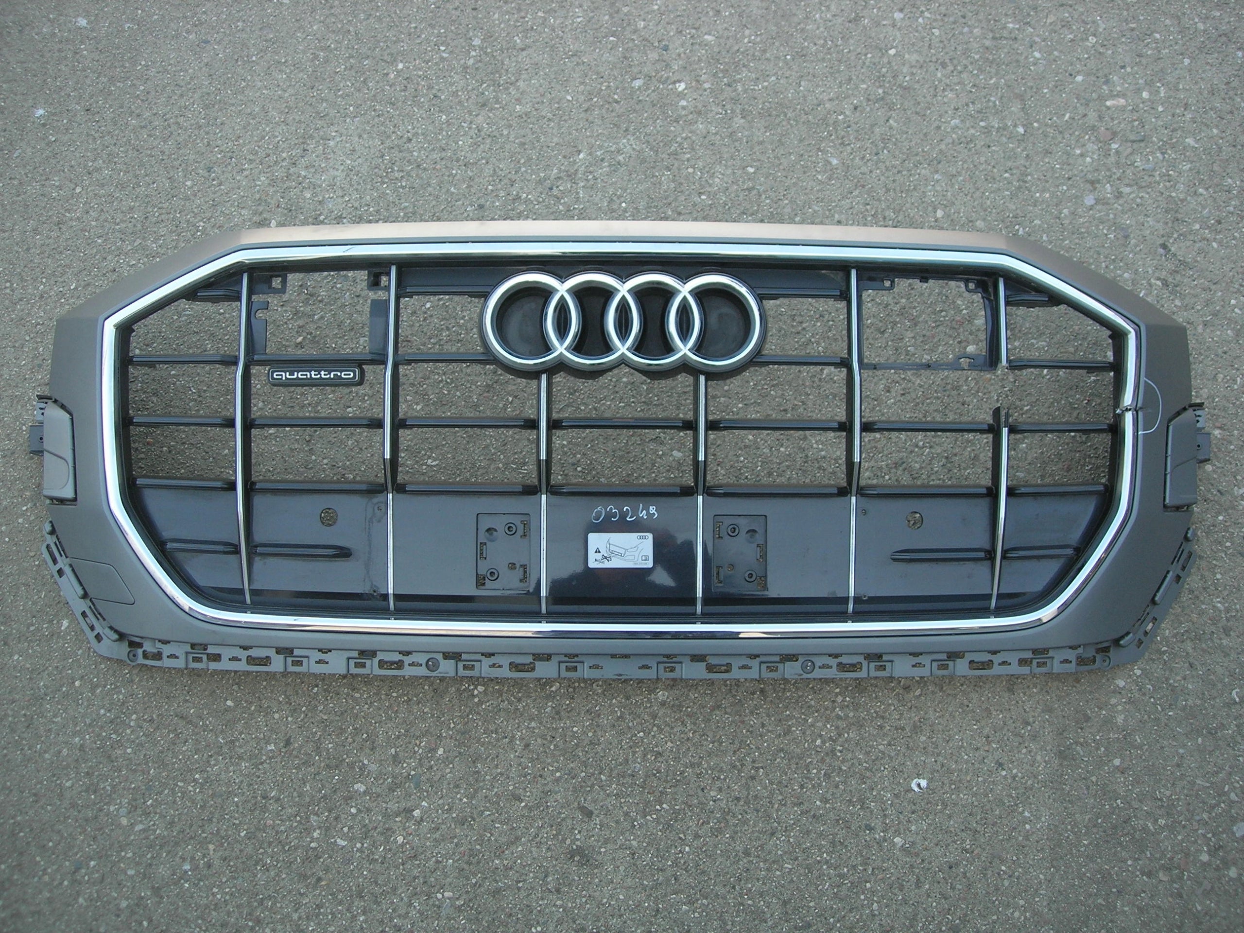 Kühlergrill Audi Q8 FRONTGRILL 4M8853651DE Kühlergitter