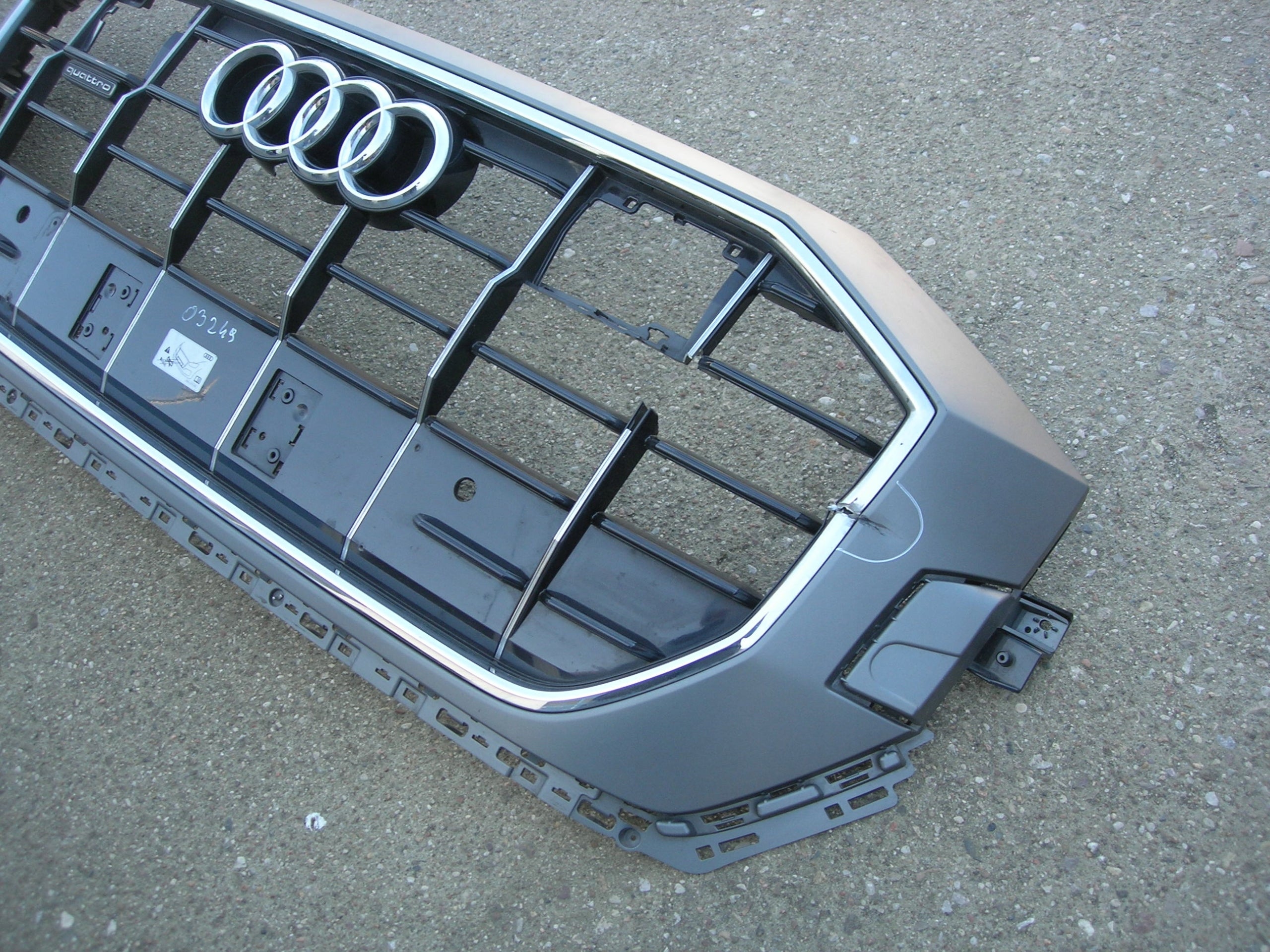 Kühlergrill Audi Q8 FRONTGRILL 4M8853651DE Kühlergitter