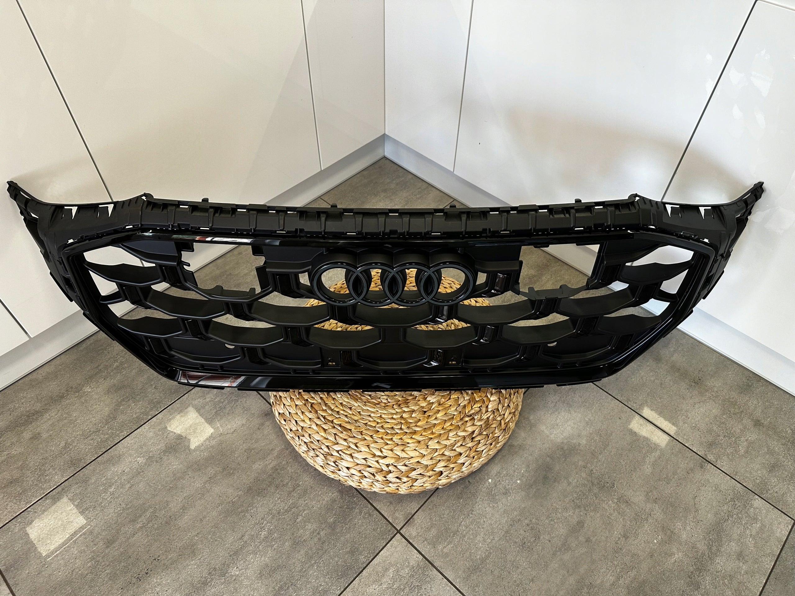 Kühlergrill Audi Q8 4M8 FRONTGRILL Kühlergitter