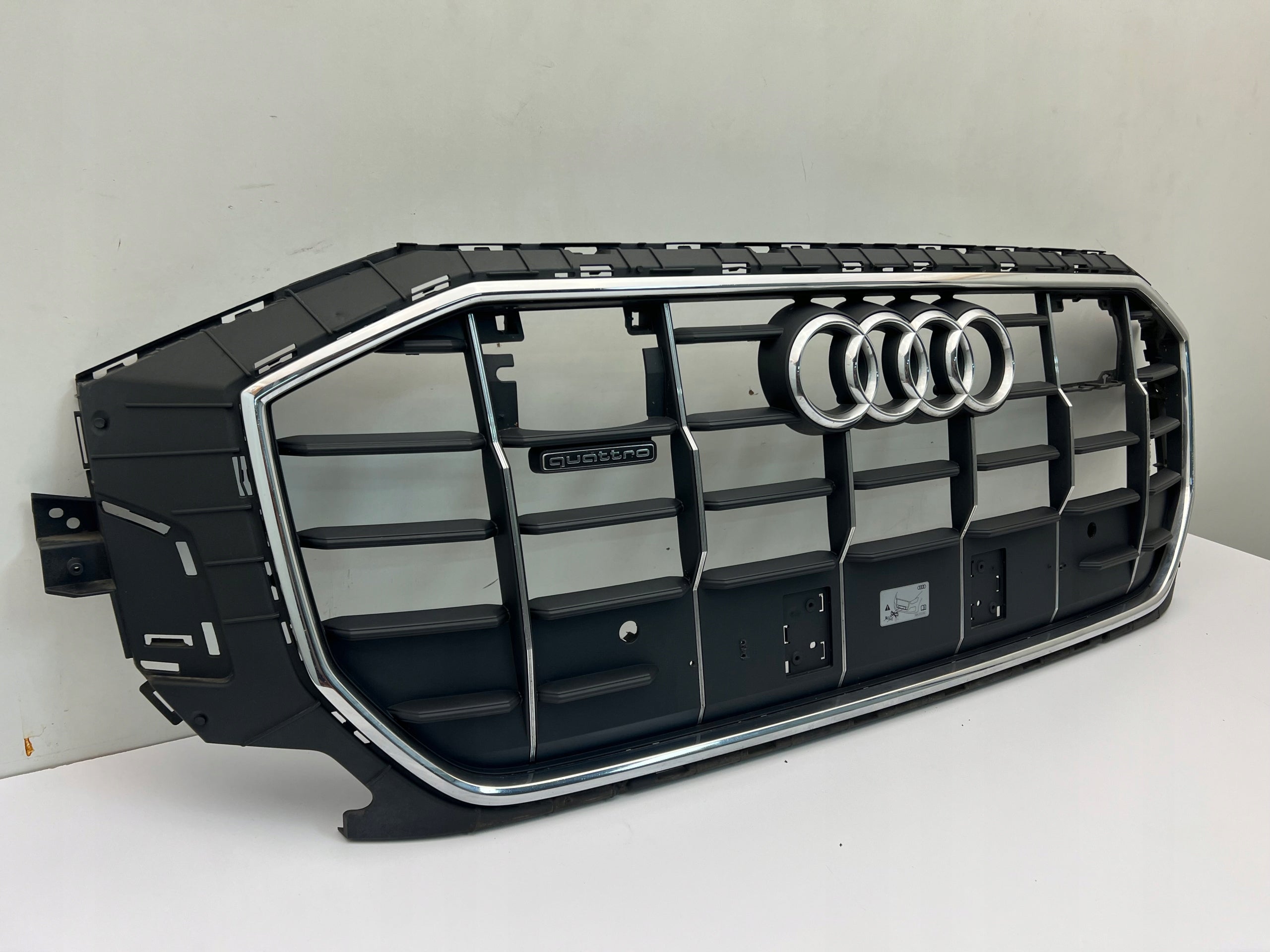 Kühlergrill Audi Q8 FRONTGRILL Kühlergitter