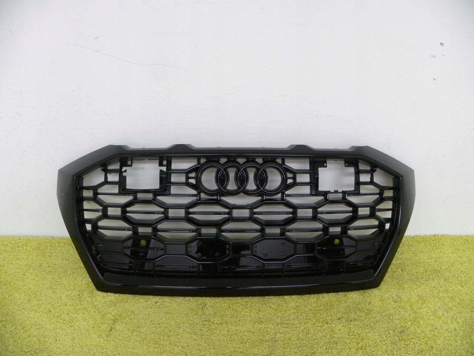 Kühlergrill Audi RSQ8 RS Q8 FRONTGRILL 4M8853651BL Kühlergitter