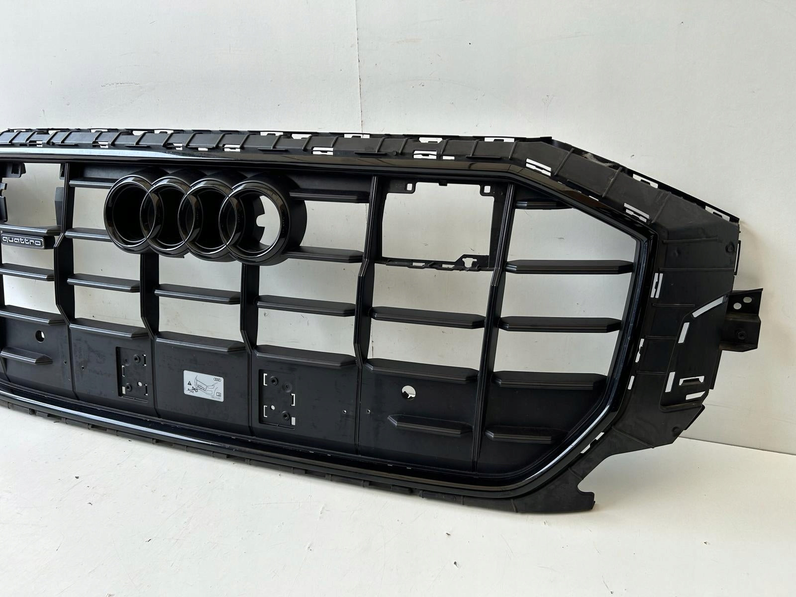 Kühlergrill Audi Q8 SQ8 4M8 FRONTGRILL 4M8853651AQ Kühlergitter