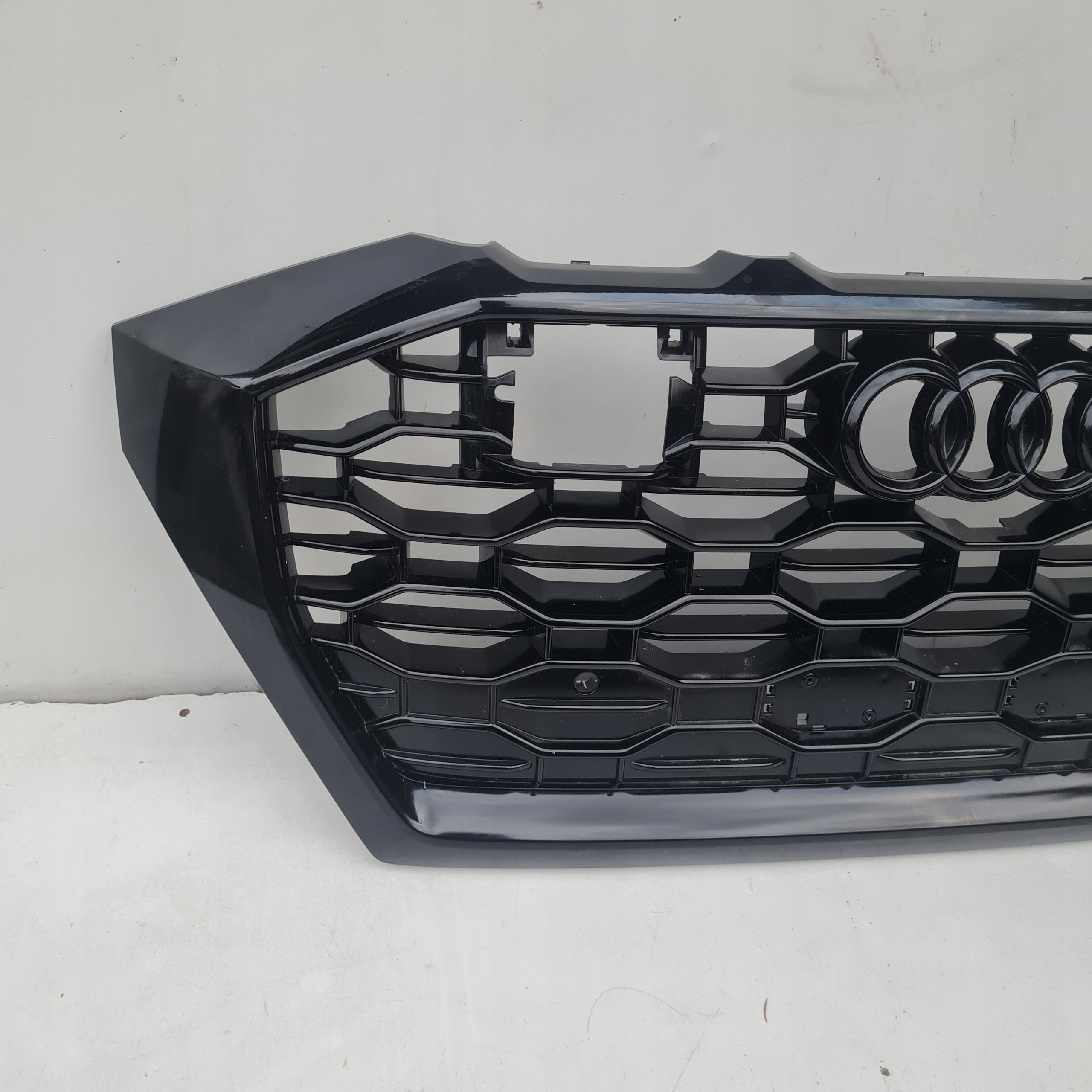 Kühlergrill Audi RS Q8 RSQ8 FRONTGRILL 4M8853651AB Kühlergitter