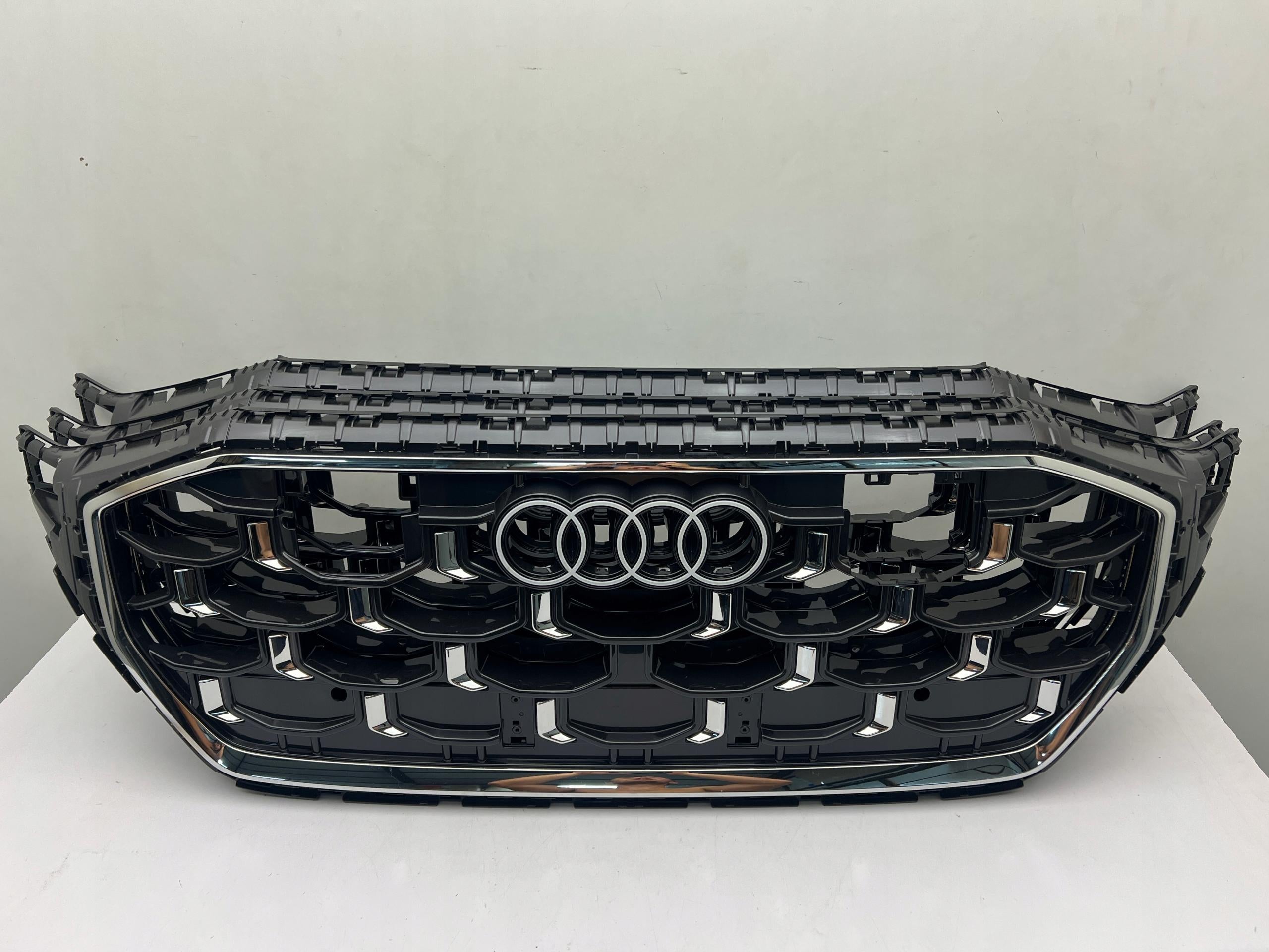 Kühlergrill Audi SQ8 Q8 4M8 FRONTGRILL 4M8853651CK Kühlergitter