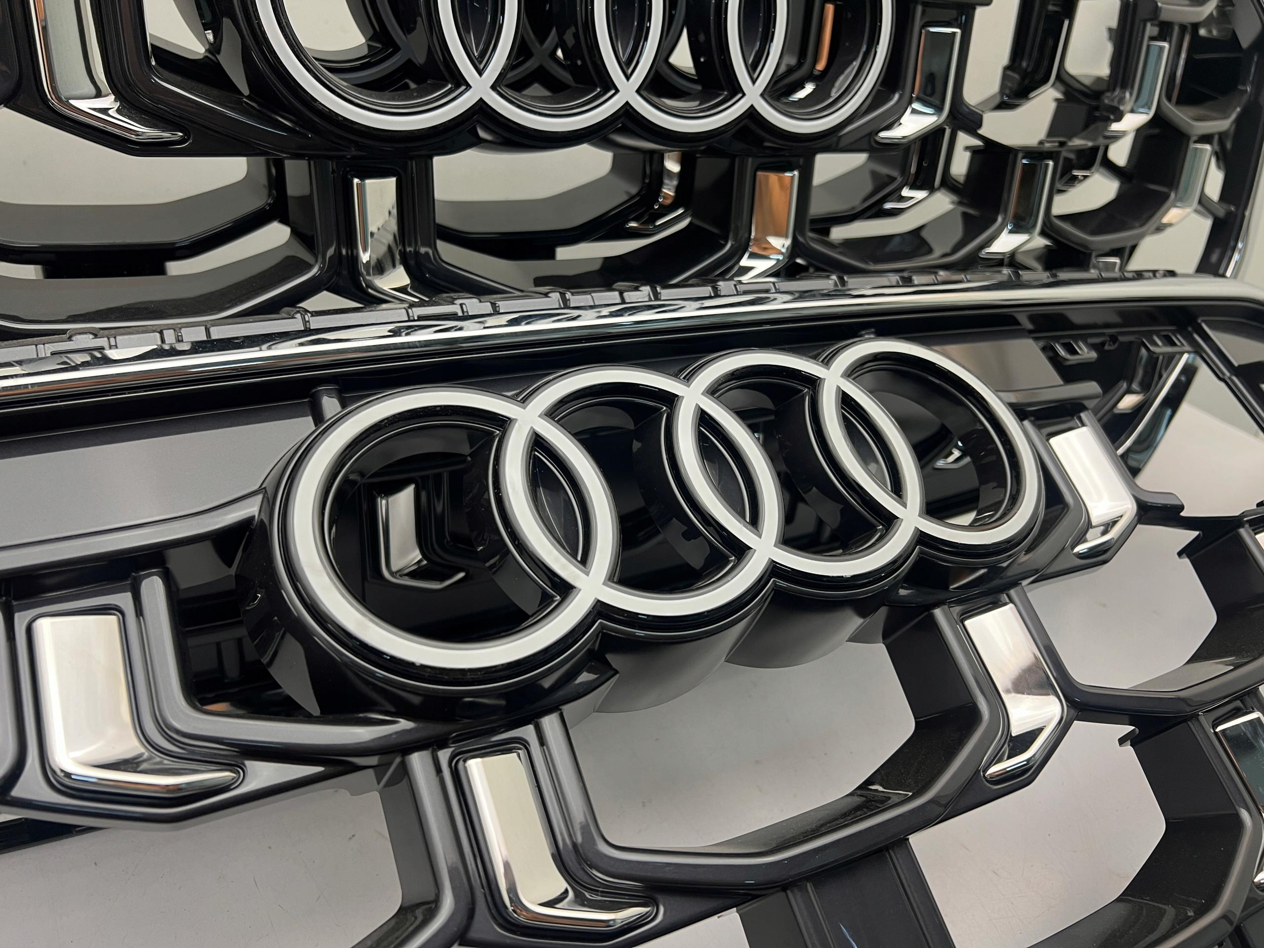 Kühlergrill Audi SQ8 Q8 4M8 FRONTGRILL 4M8853651CK Kühlergitter