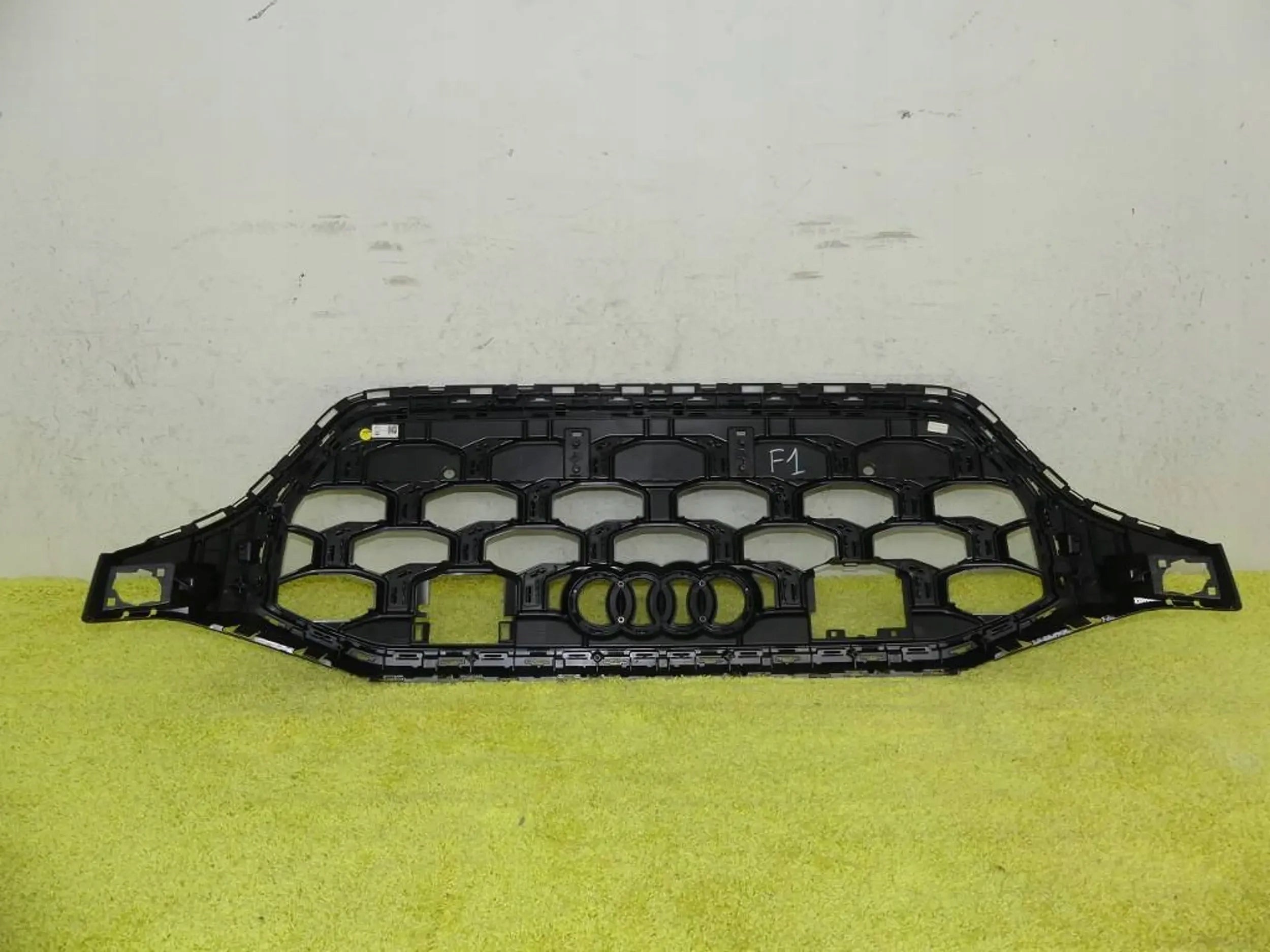 Kühlergrill Audi Q8 SQ8 FRONTGRILL 4M8853651BS Kühlergitter