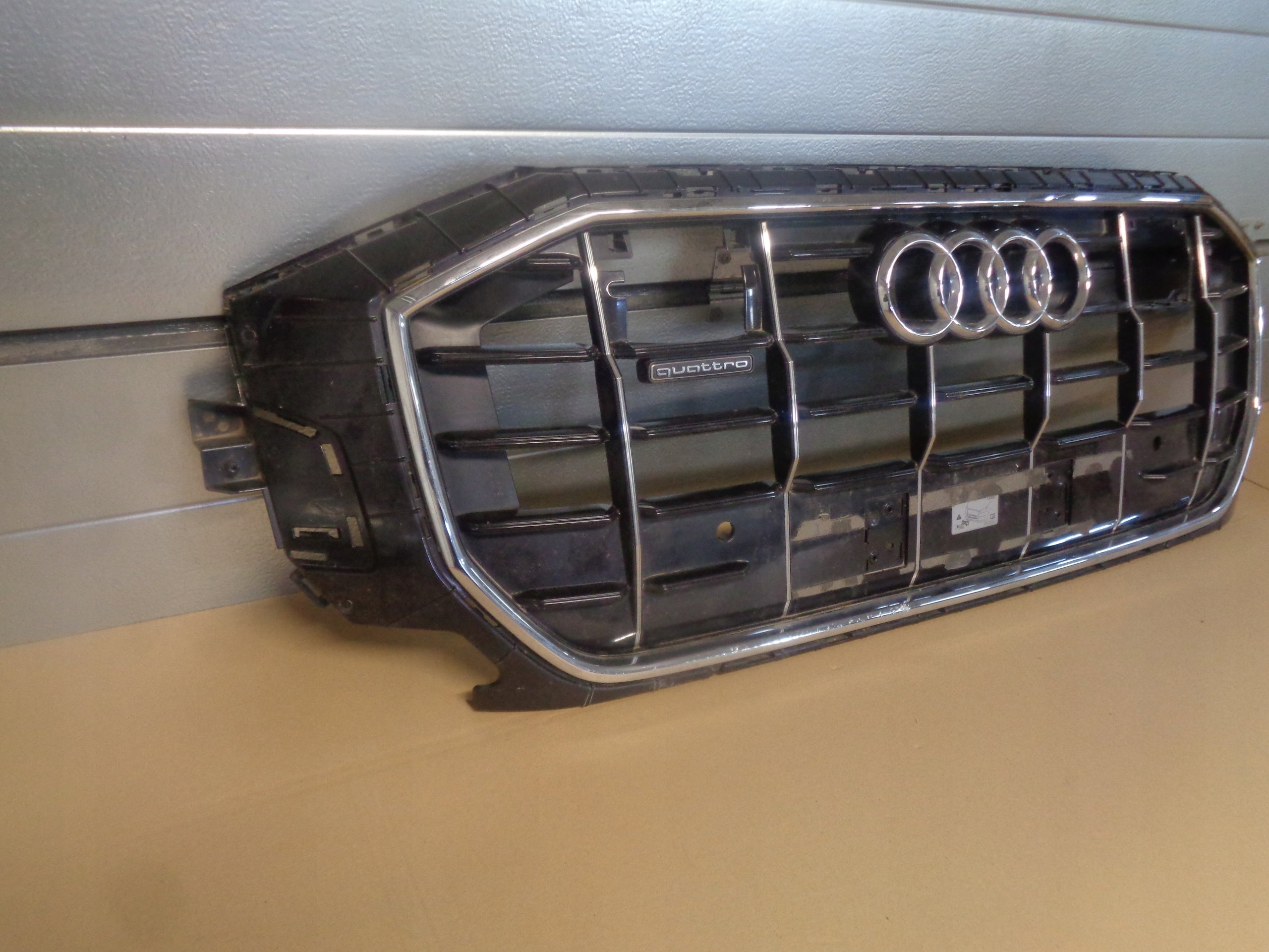 Kühlergrill Audi Q8 SQ8 FRONTGRILL 4N8853651AF Kühlergitter