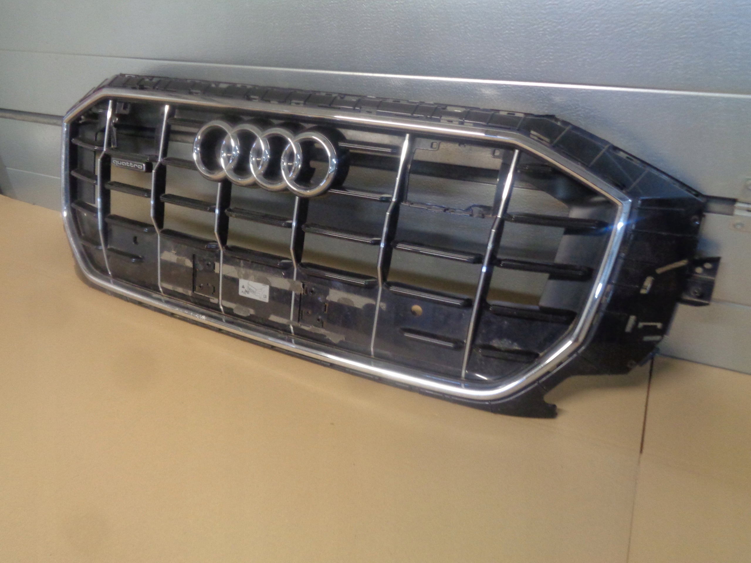 Kühlergrill Audi Q8 SQ8 FRONTGRILL 4N8853651AF Kühlergitter