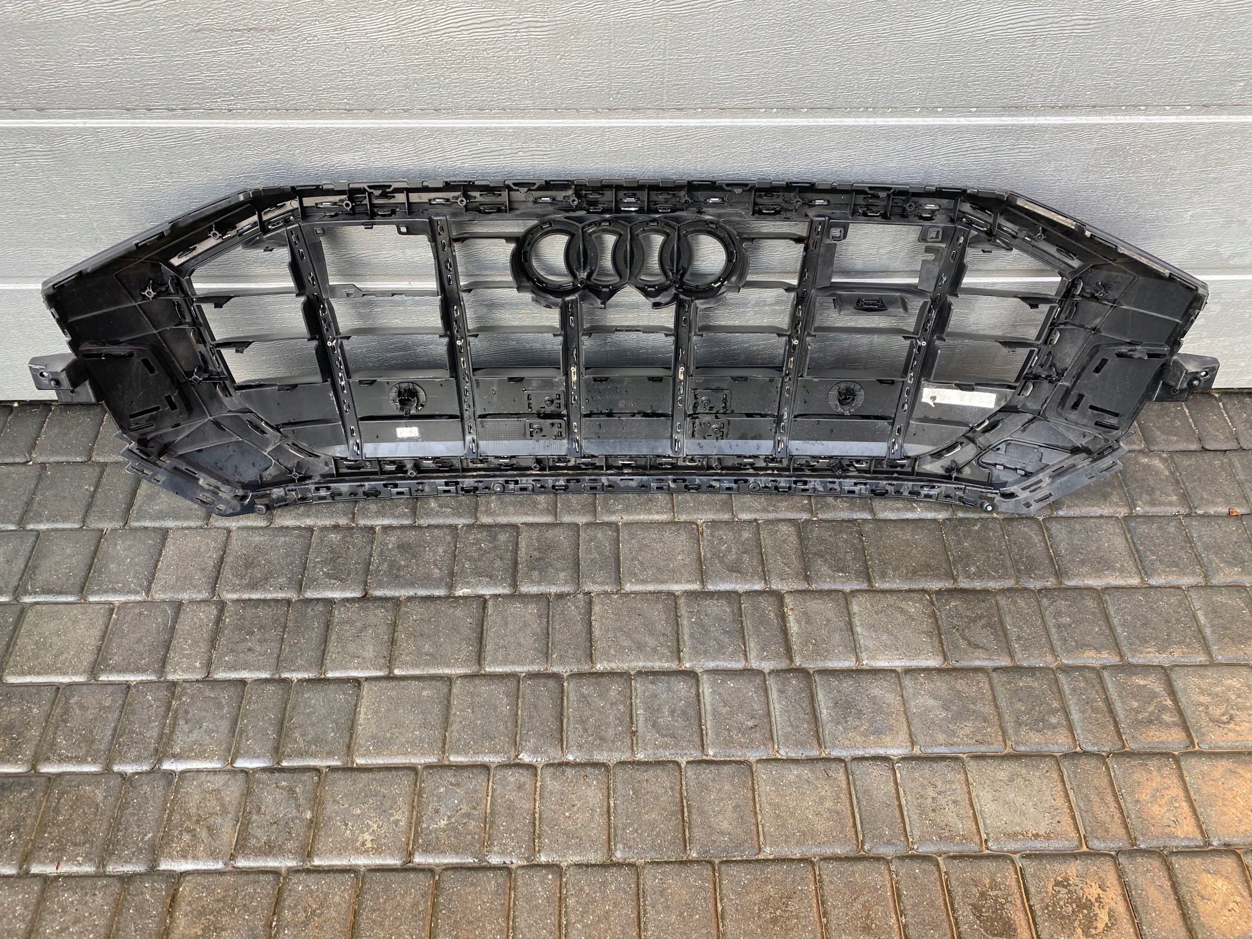 Kühlergrill Audi SQ8 FRONTGRILL 4M8853651at Kühlergitter