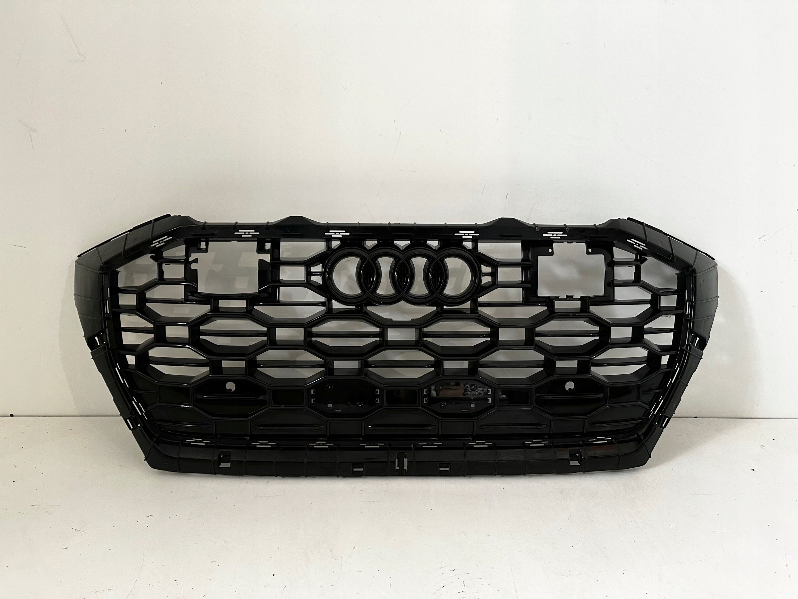 Kühlergrill Audi Q8 4M8 RSQ8 FRONTGRILL Kühlergitter