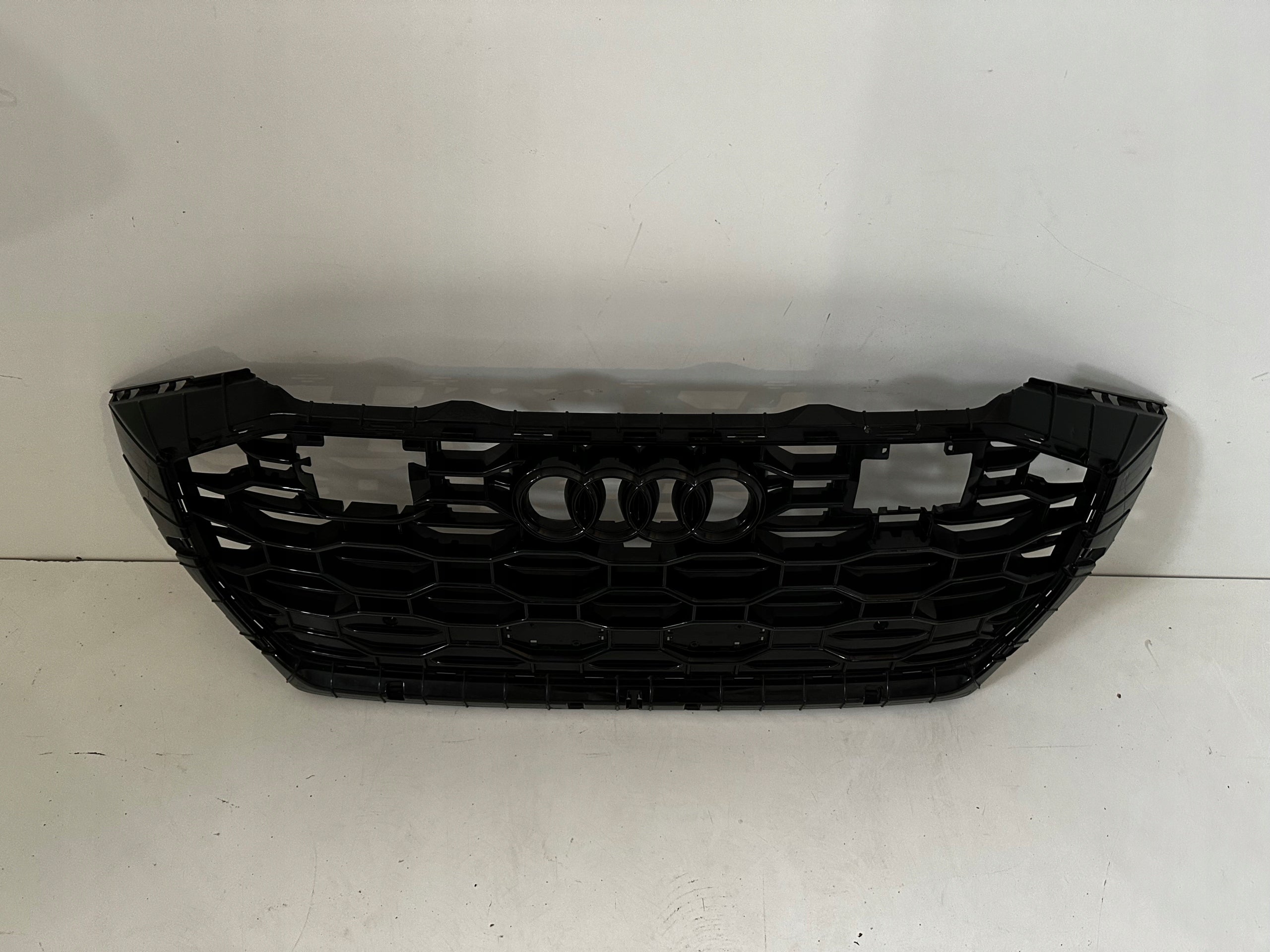 Kühlergrill Audi Q8 4M8 RSQ8 FRONTGRILL Kühlergitter