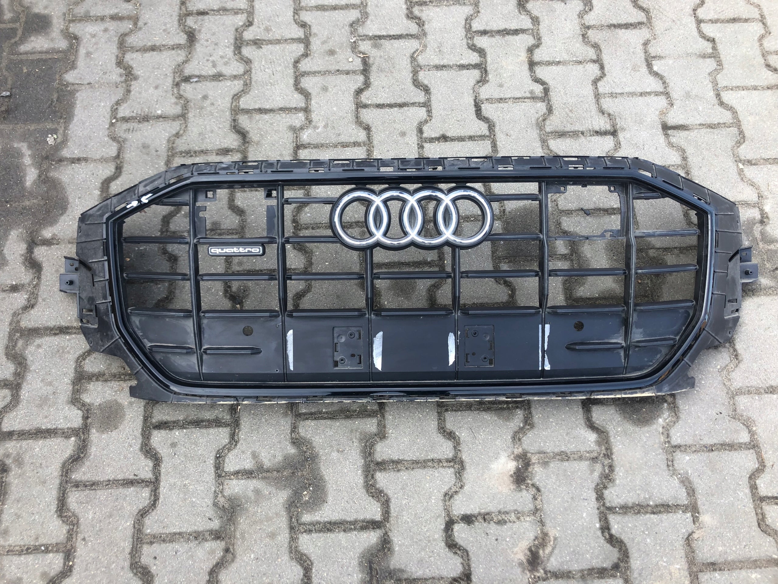 Kühlergrill Audi TT Q8 SQ8 FRONTGRILL 4M88536514M Kühlergitter