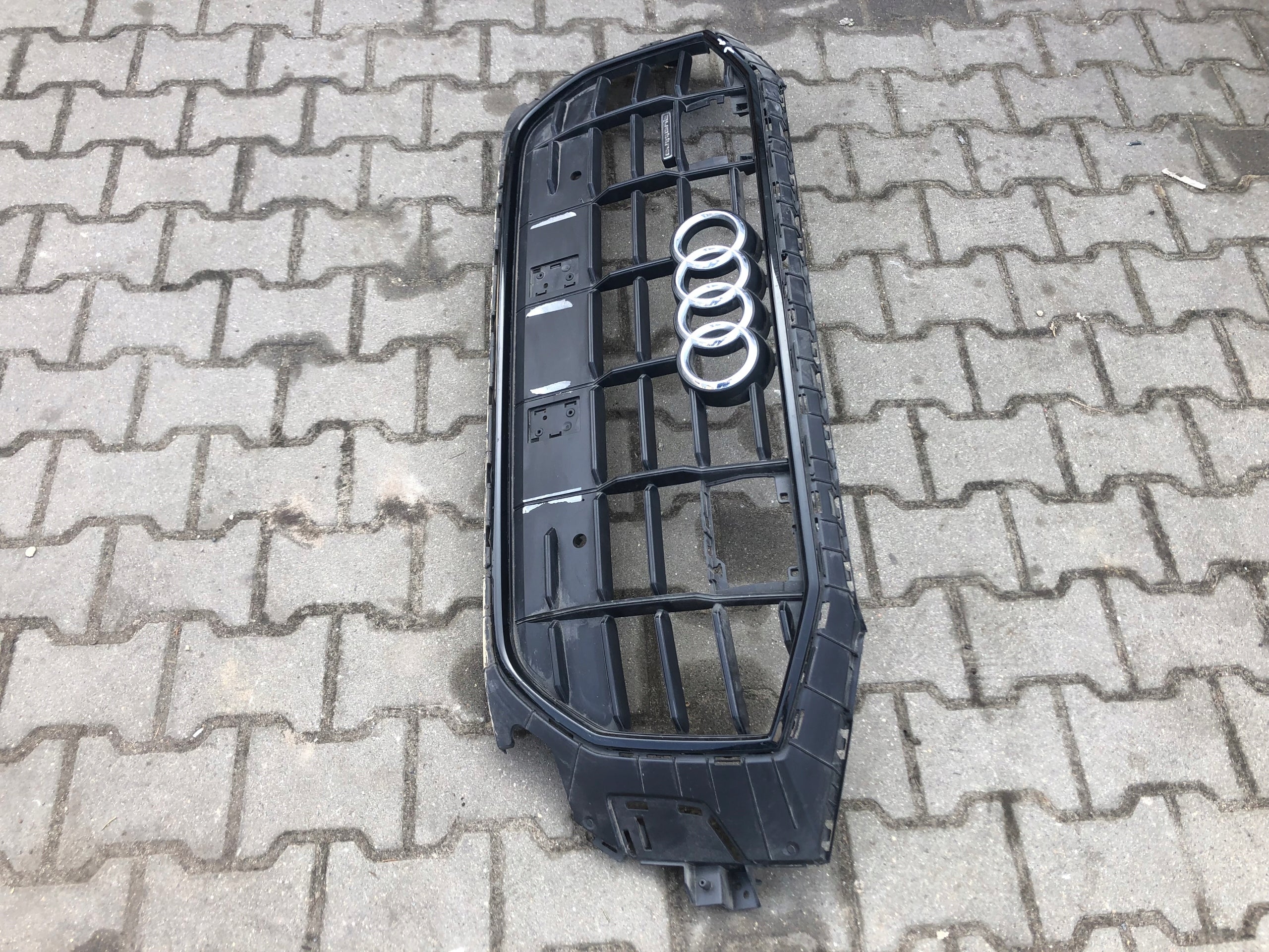 Kühlergrill Audi TT Q8 SQ8 FRONTGRILL 4M88536514M Kühlergitter