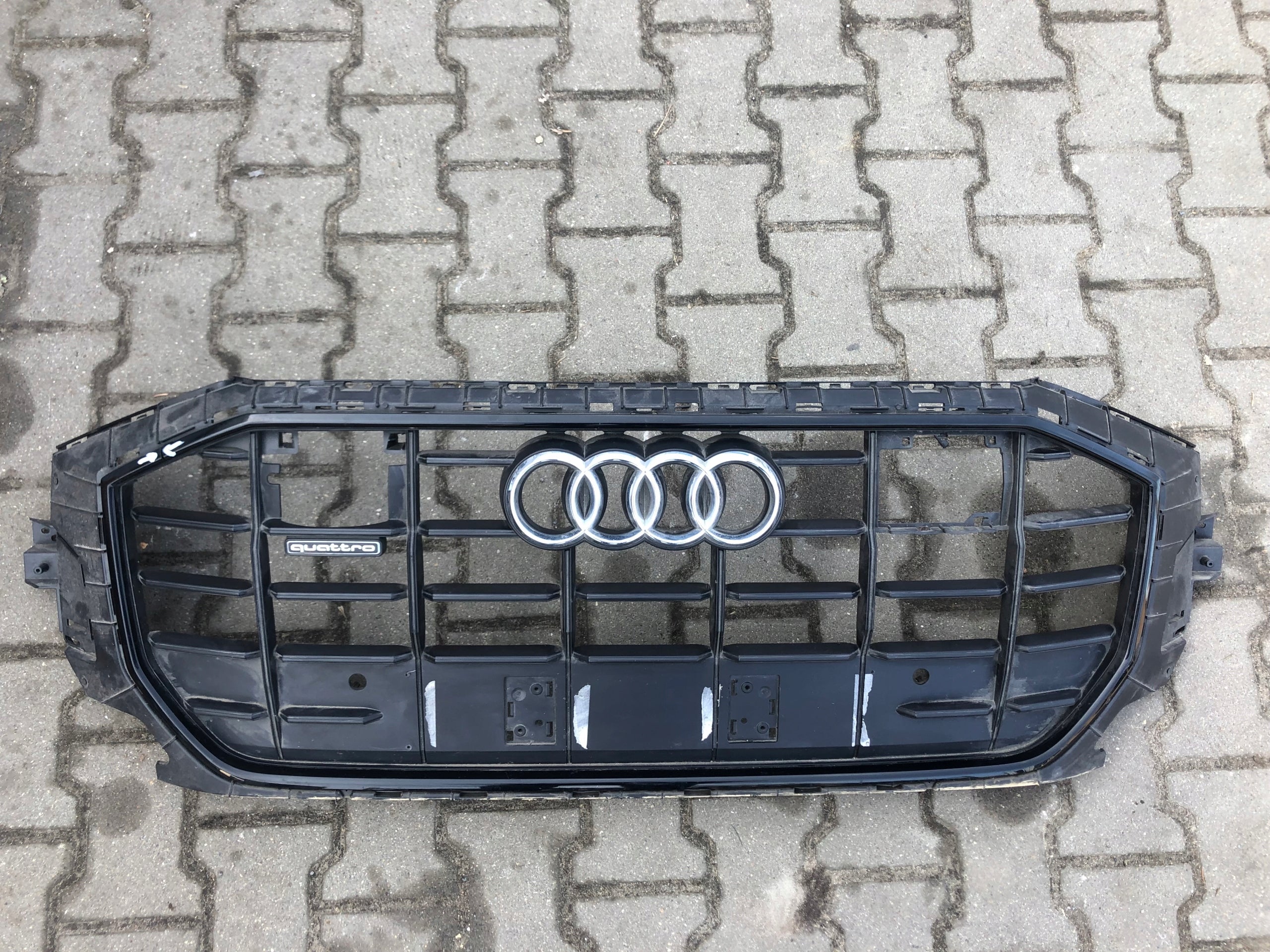 Kühlergrill Audi TT Q8 SQ8 FRONTGRILL 4M88536514M Kühlergitter