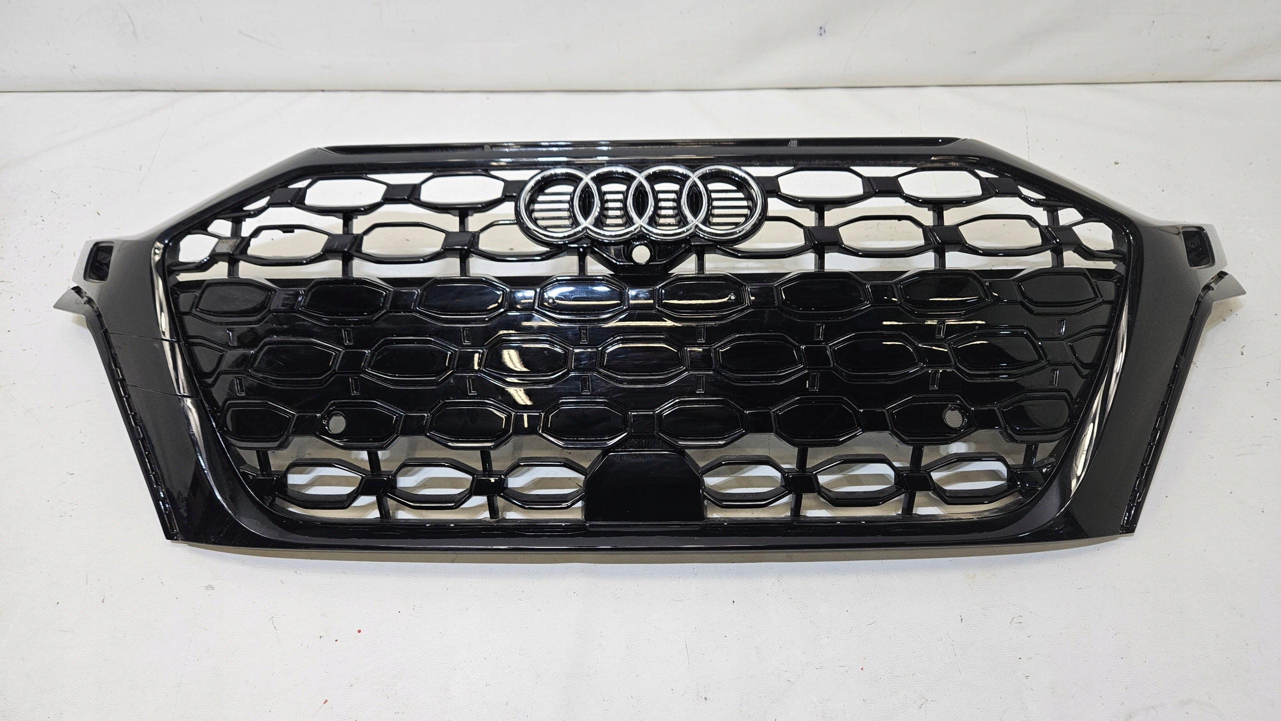  Radiator grille Audi RS3 FRONTGRILL Radiator grille  product image