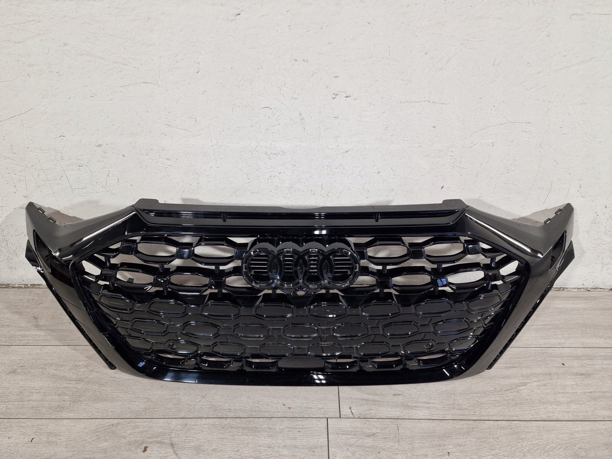 Kühlergrill Audi RS3 FRONTGRILL 8Y0853651H Kühlergitter