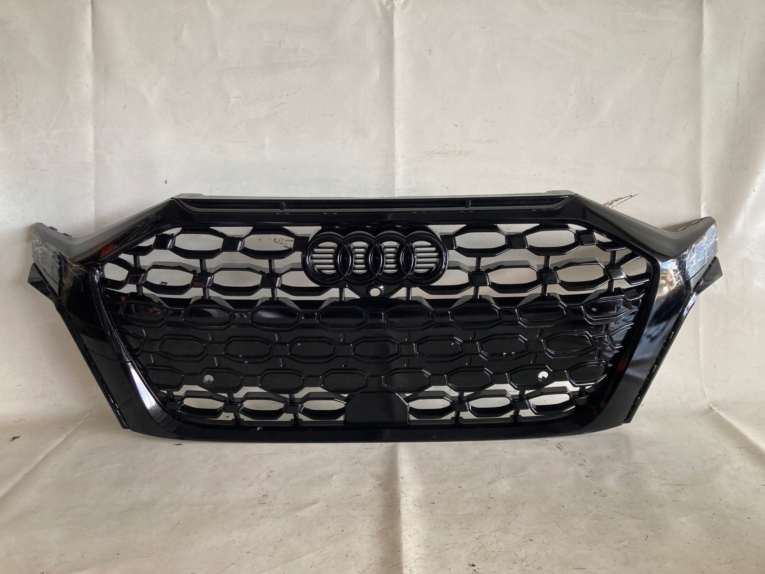 Kühlergrill Audi RS3 FRONTGRILL 8Y0853651HA Kühlergitter