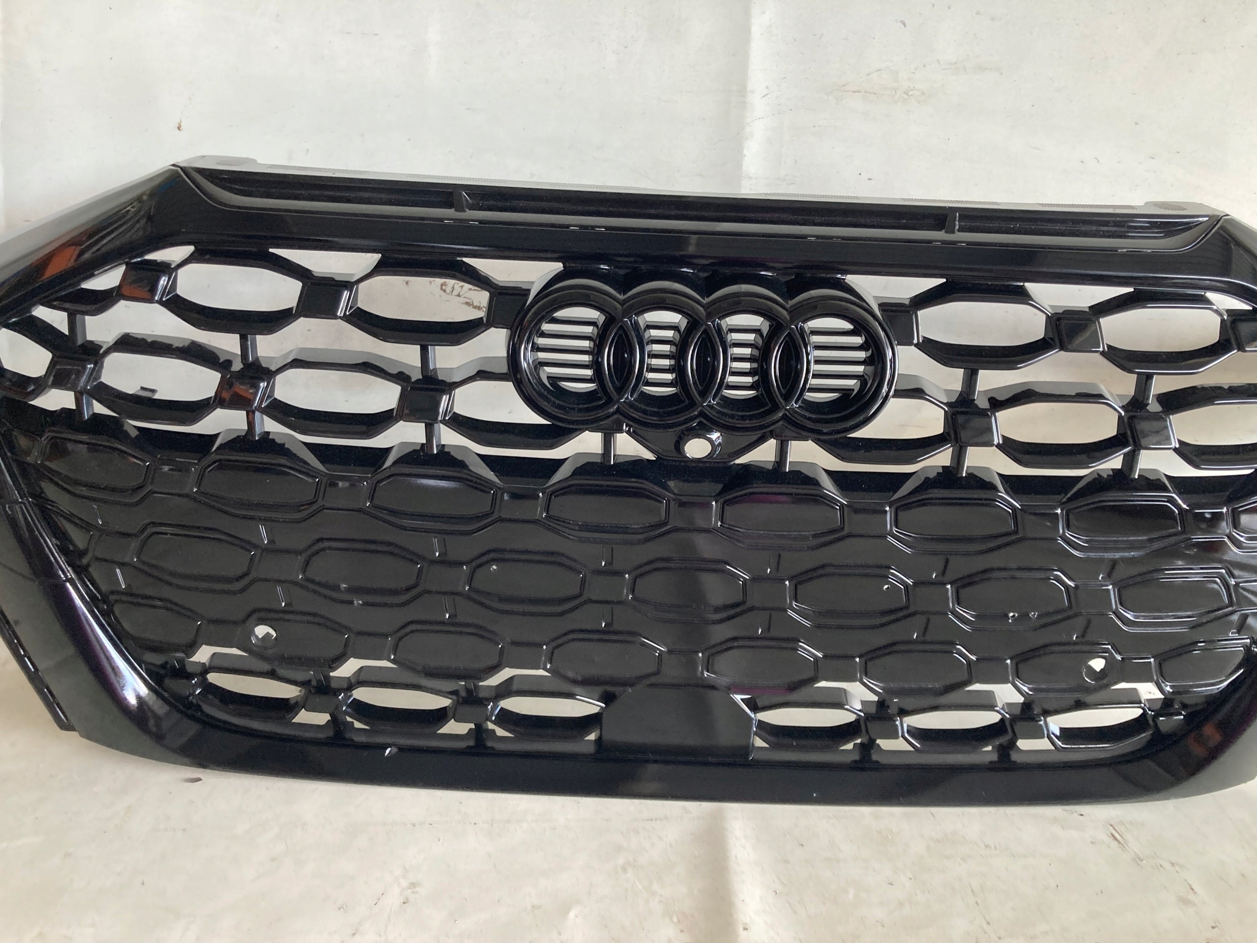 Kühlergrill Audi RS3 FRONTGRILL 8Y0853651HA Kühlergitter