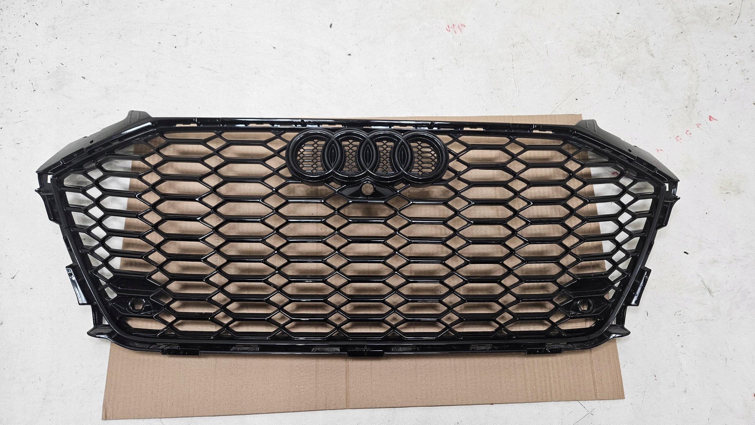  Radiator grille Audi RS4 FRONT GRILL 8W0853651BG Radiator grille  product image