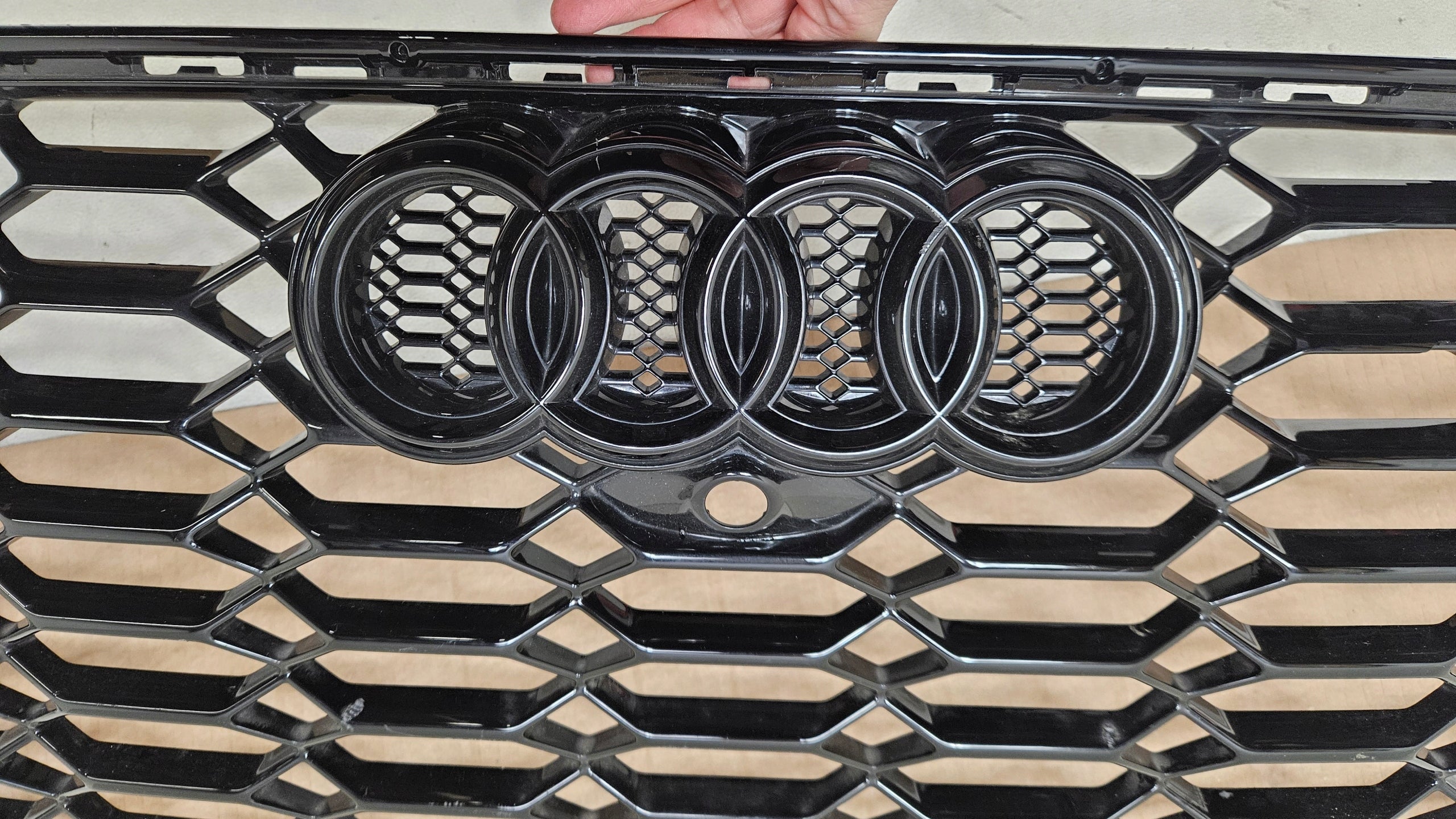 Kühlergrill Audi RS4 FRONTGRILL 8W0853651BG Kühlergitter