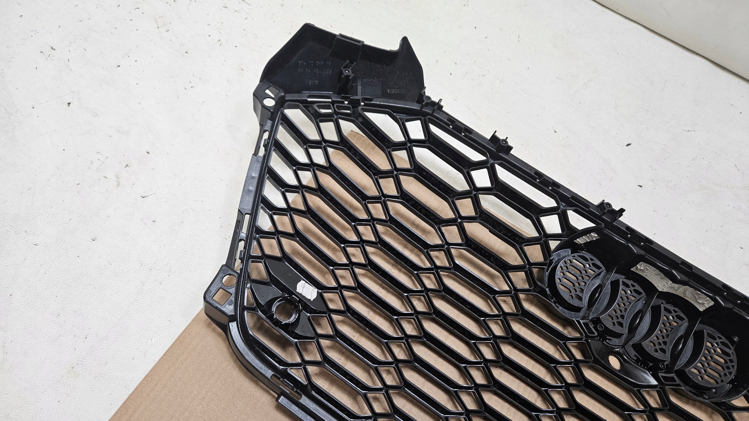 Kühlergrill Audi RS4 FRONTGRILL 8W0853651BG Kühlergitter