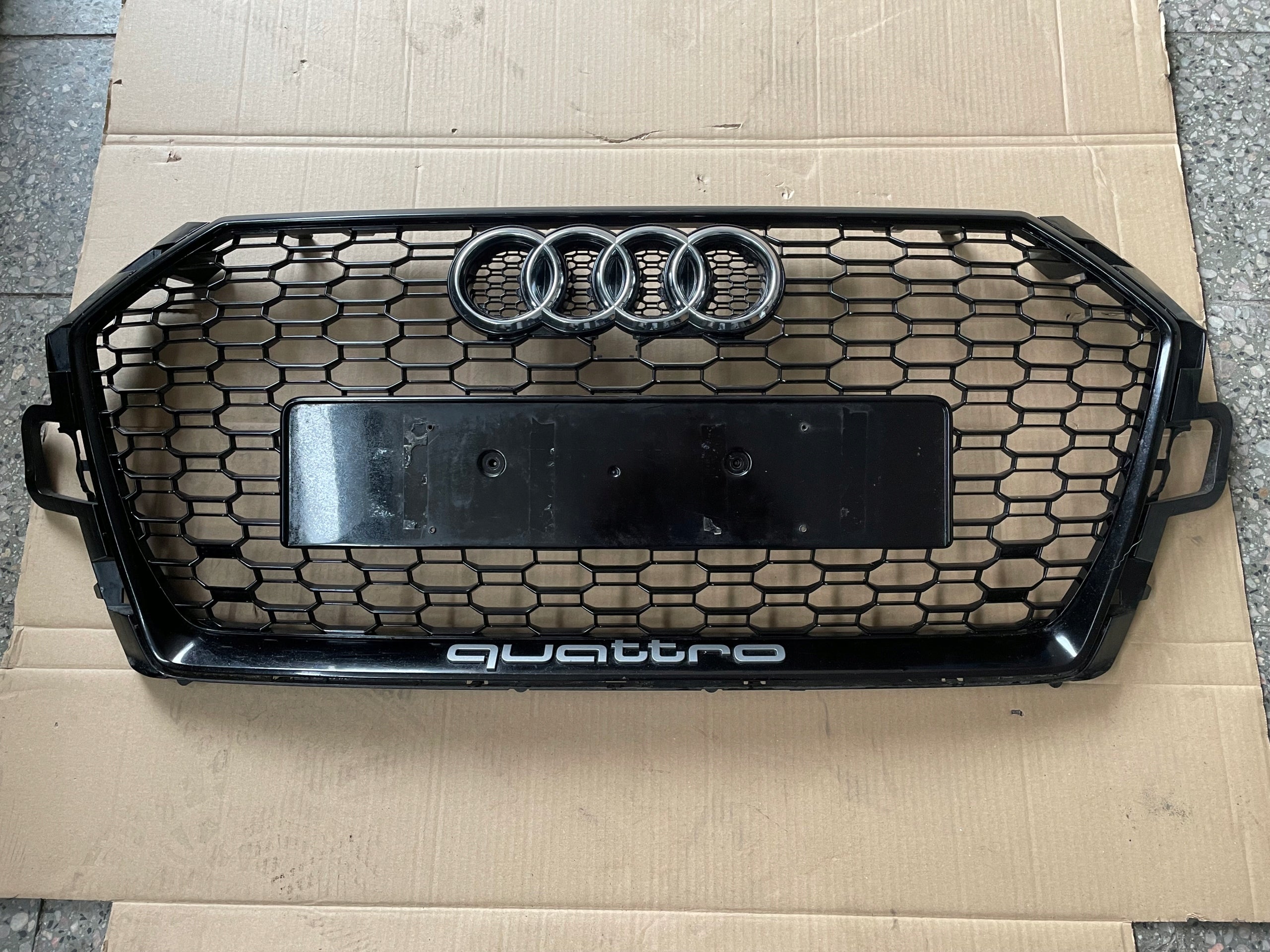  Radiator grille Audi RS4 FRONT GRILL 8W0853653AT Radiator grille  product image