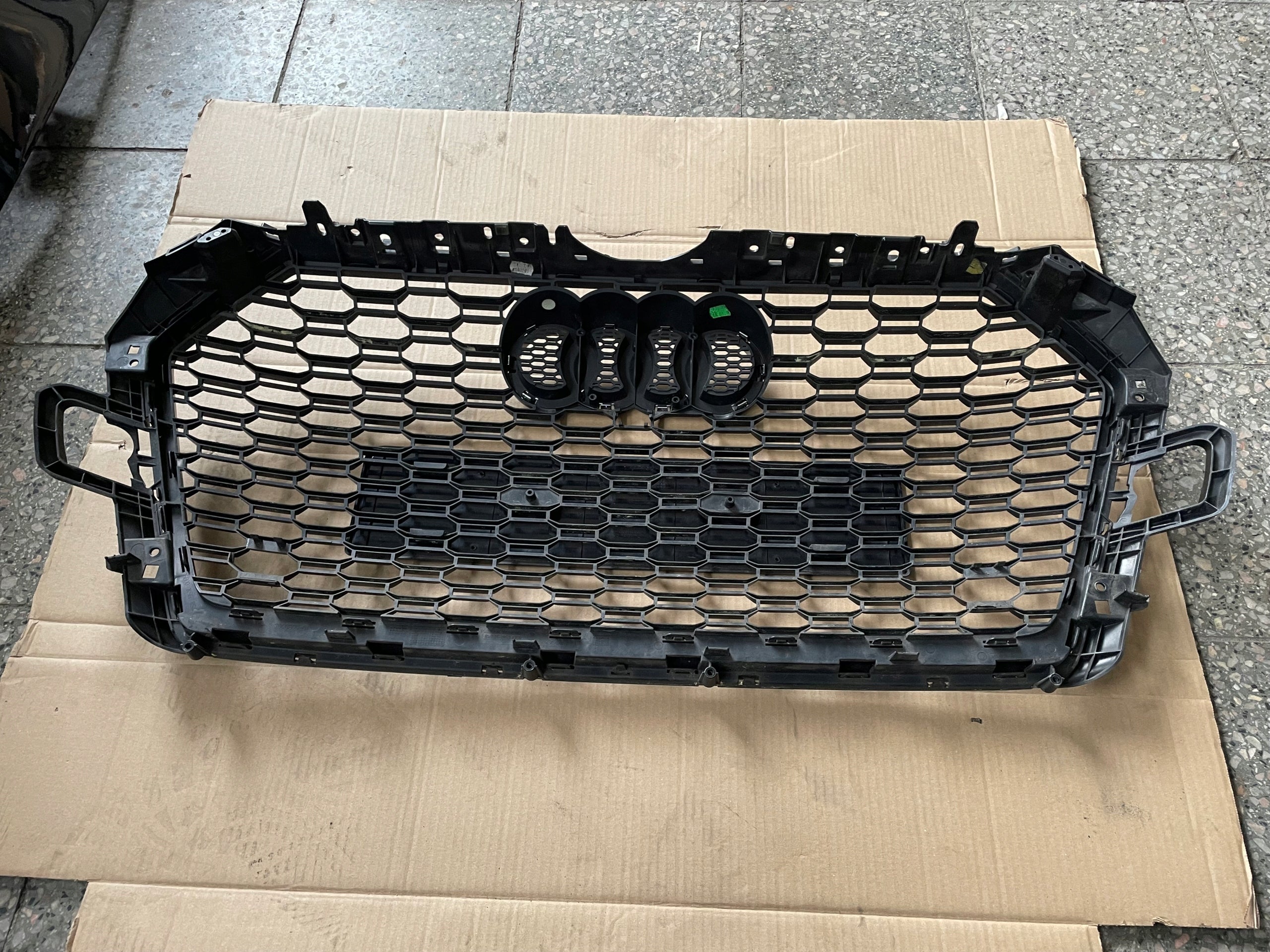 Kühlergrill Audi RS4 FRONTGRILL 8W0853653AT Kühlergitter