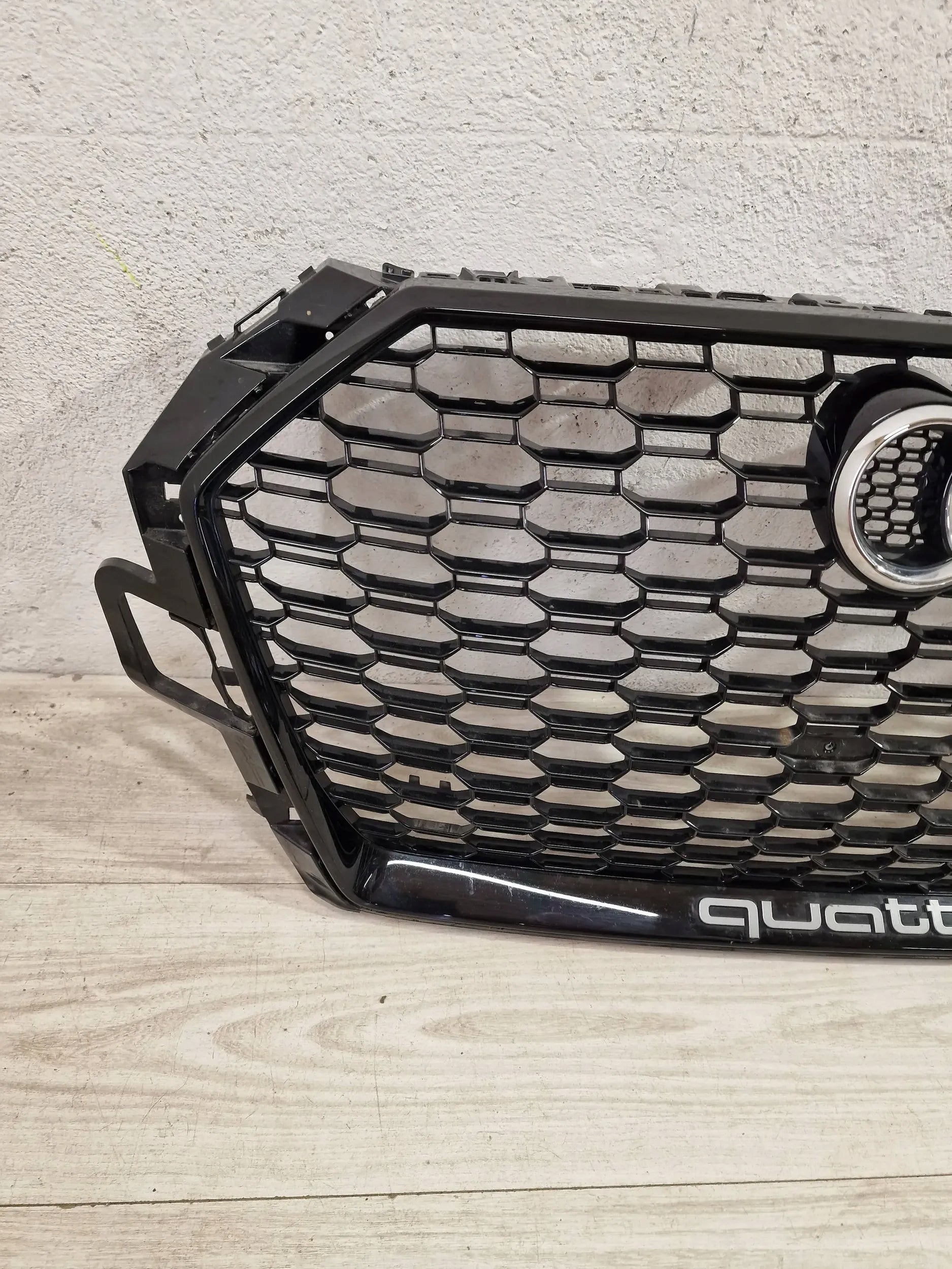 Kühlergrill Audi RS4 FRONTGRILL 8W0853653AT Kühlergitter