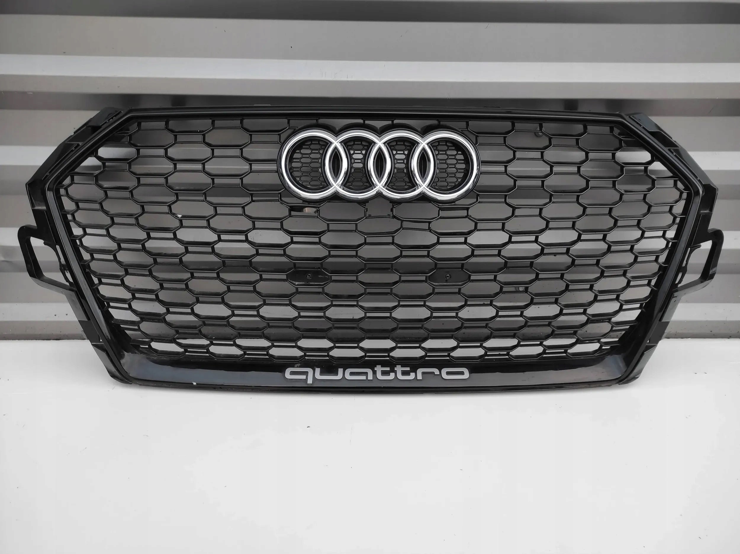  Kühlergrill Audi RS4 TT FRONTGRILL 8W0853653AT Kühlergitter product image