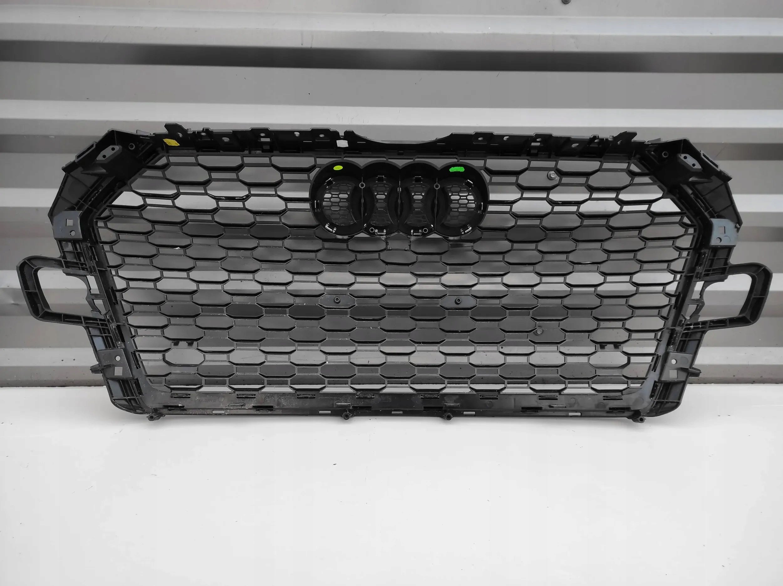 Kühlergrill Audi RS4 TT FRONTGRILL 8W0853653AT Kühlergitter