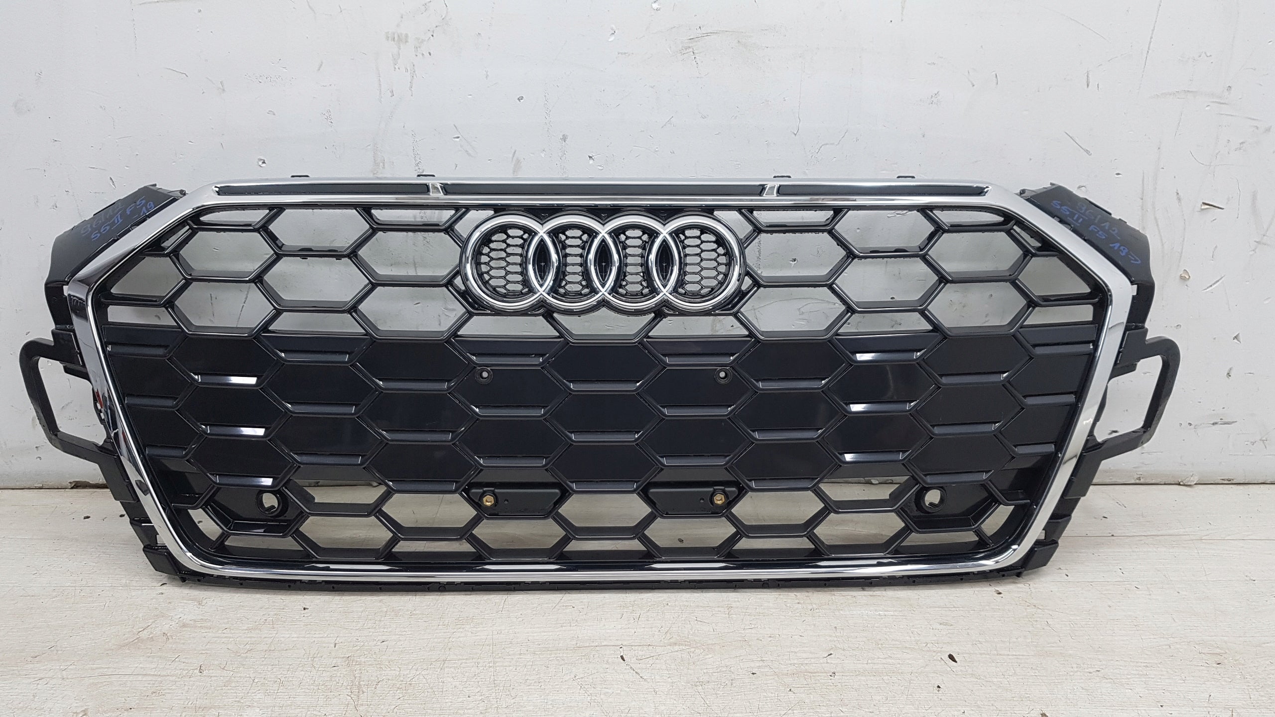  Kühlergrill Audi S5 FRONTGRILL 8W6853355BL Kühlergitter product image