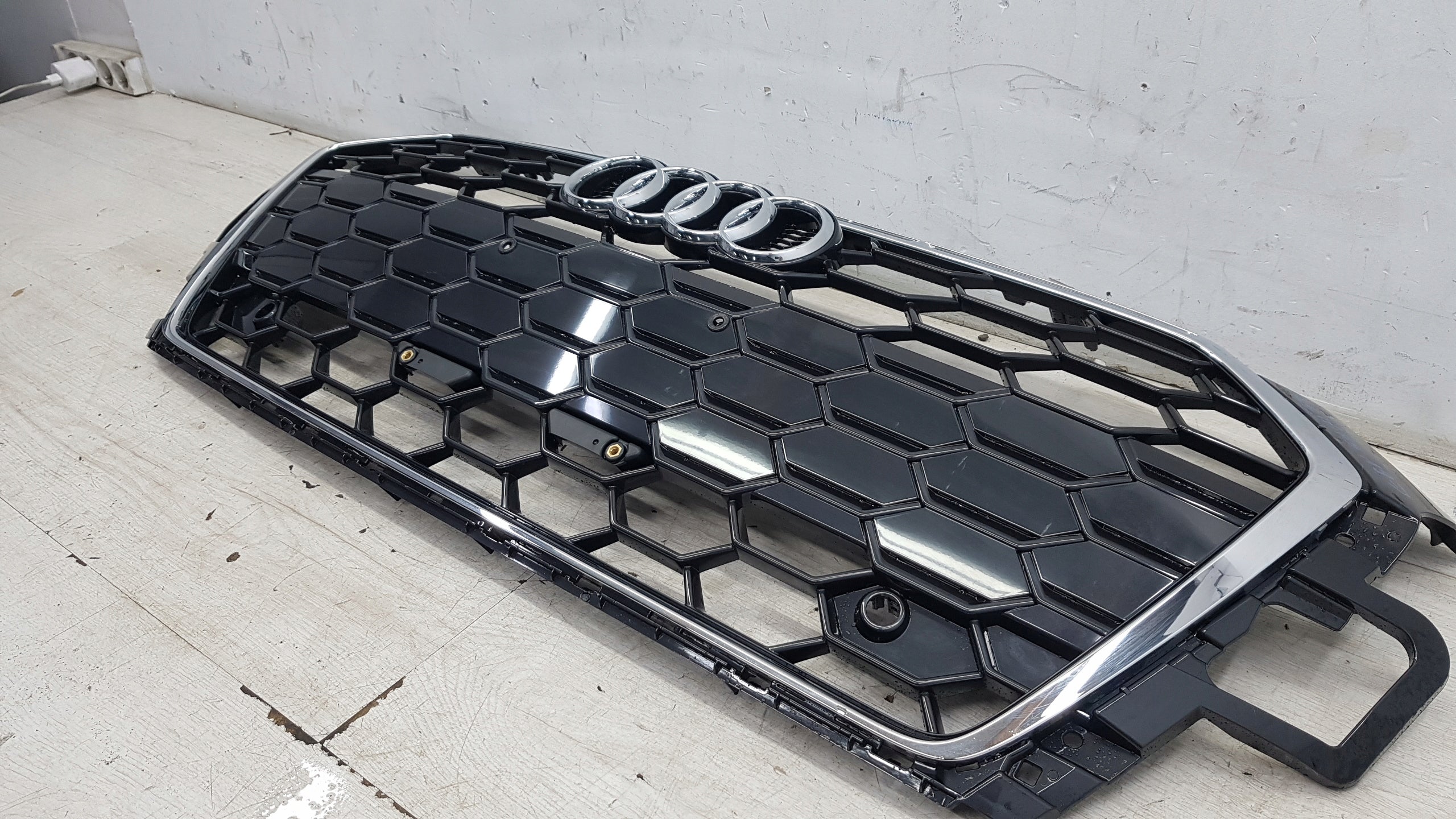 Kühlergrill Audi S5 FRONTGRILL 8W6853355BL Kühlergitter