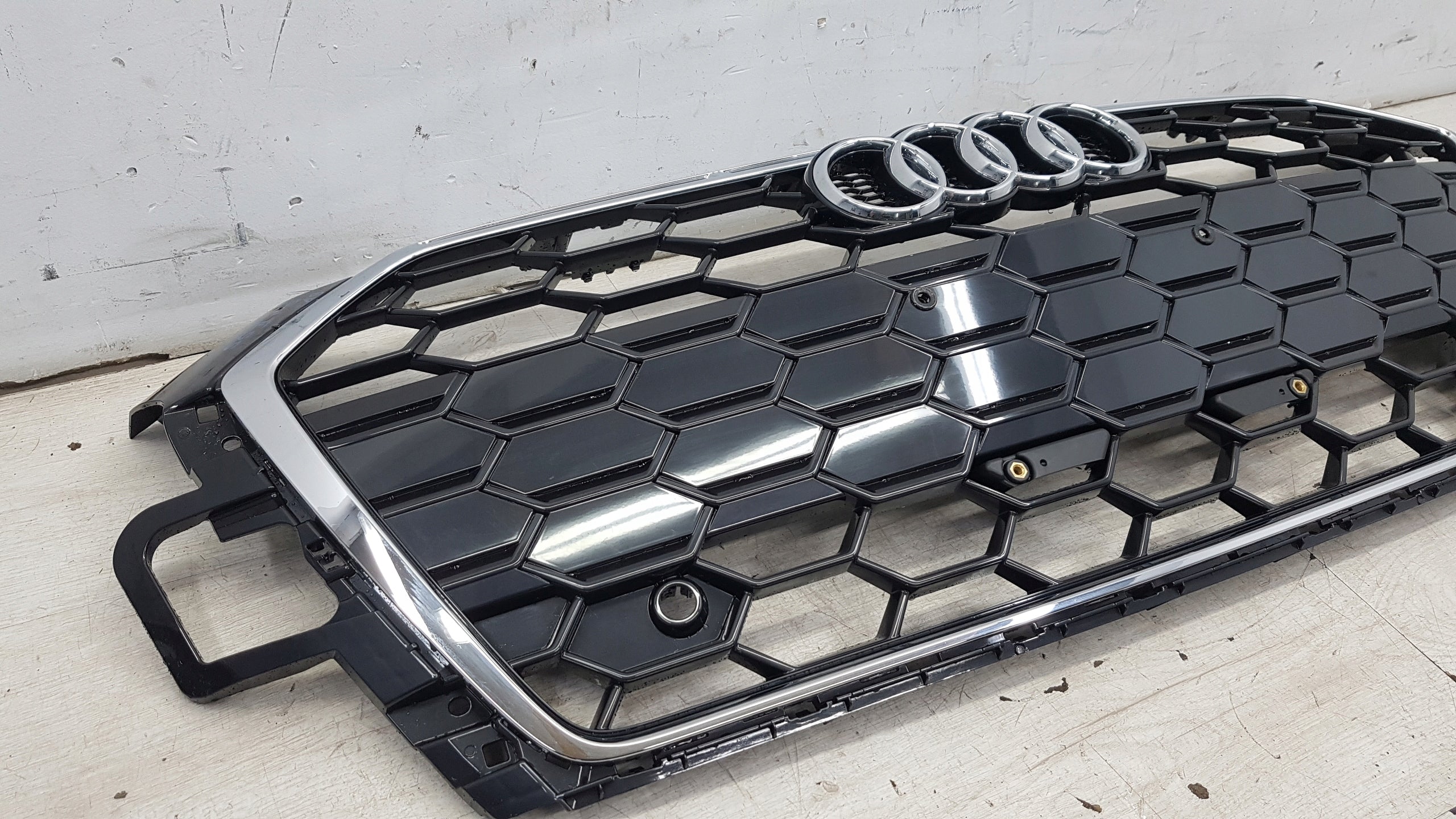 Kühlergrill Audi S5 FRONTGRILL 8W6853355BL Kühlergitter