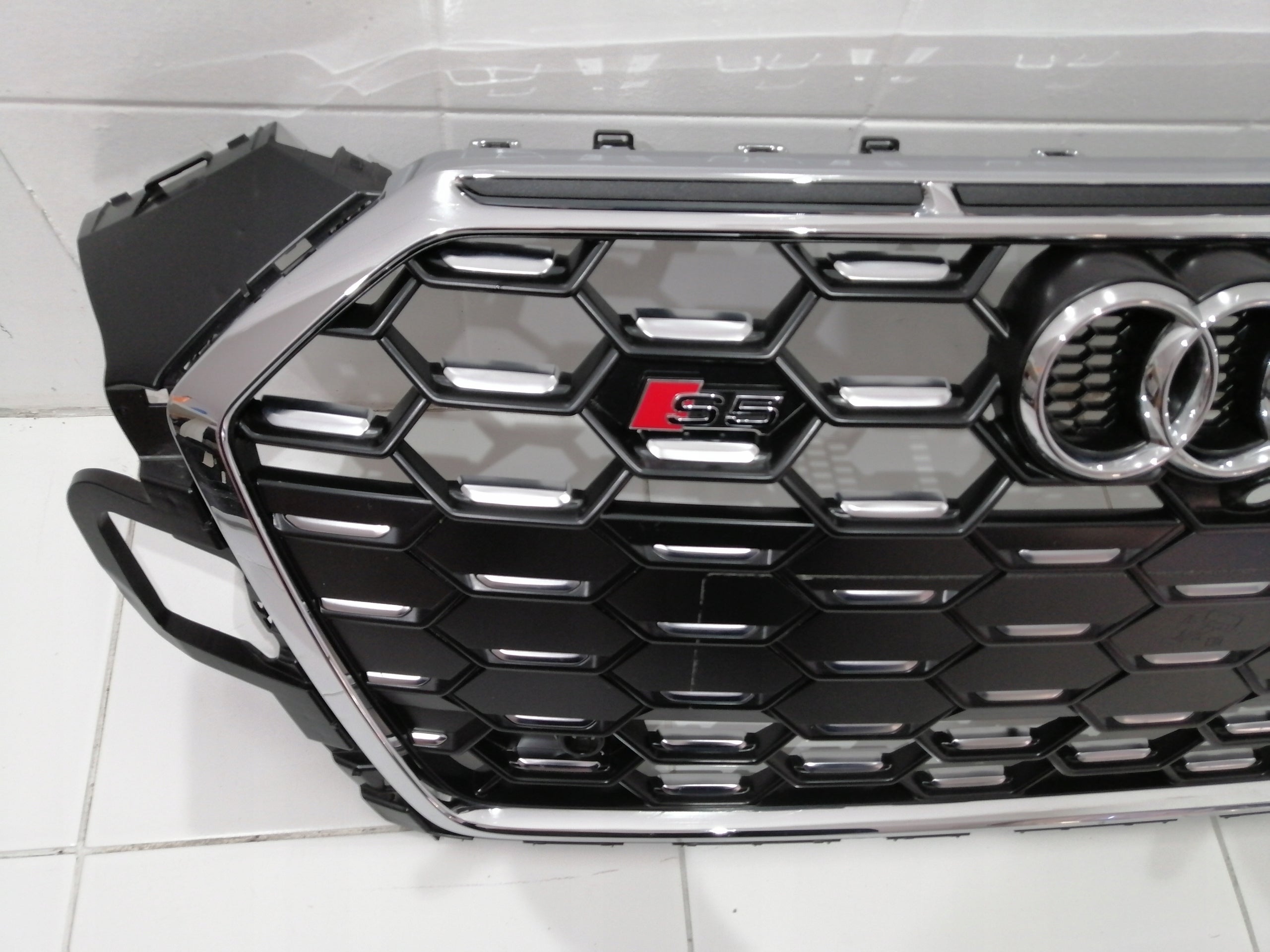 Kühlergrill Audi S5 FRONTGRILL 8w6853651GR Kühlergitter