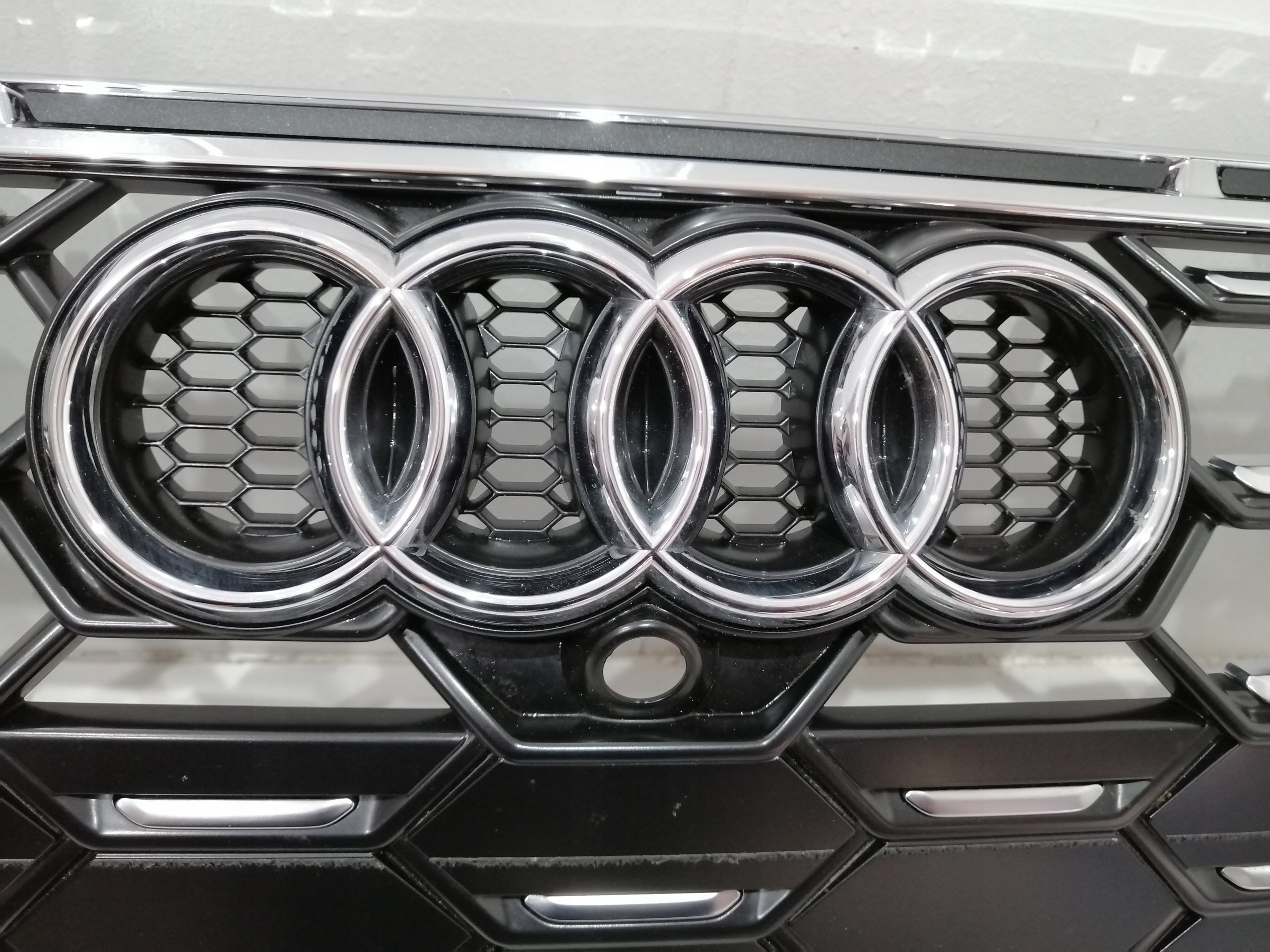 Kühlergrill Audi S5 FRONTGRILL 8w6853651GR Kühlergitter