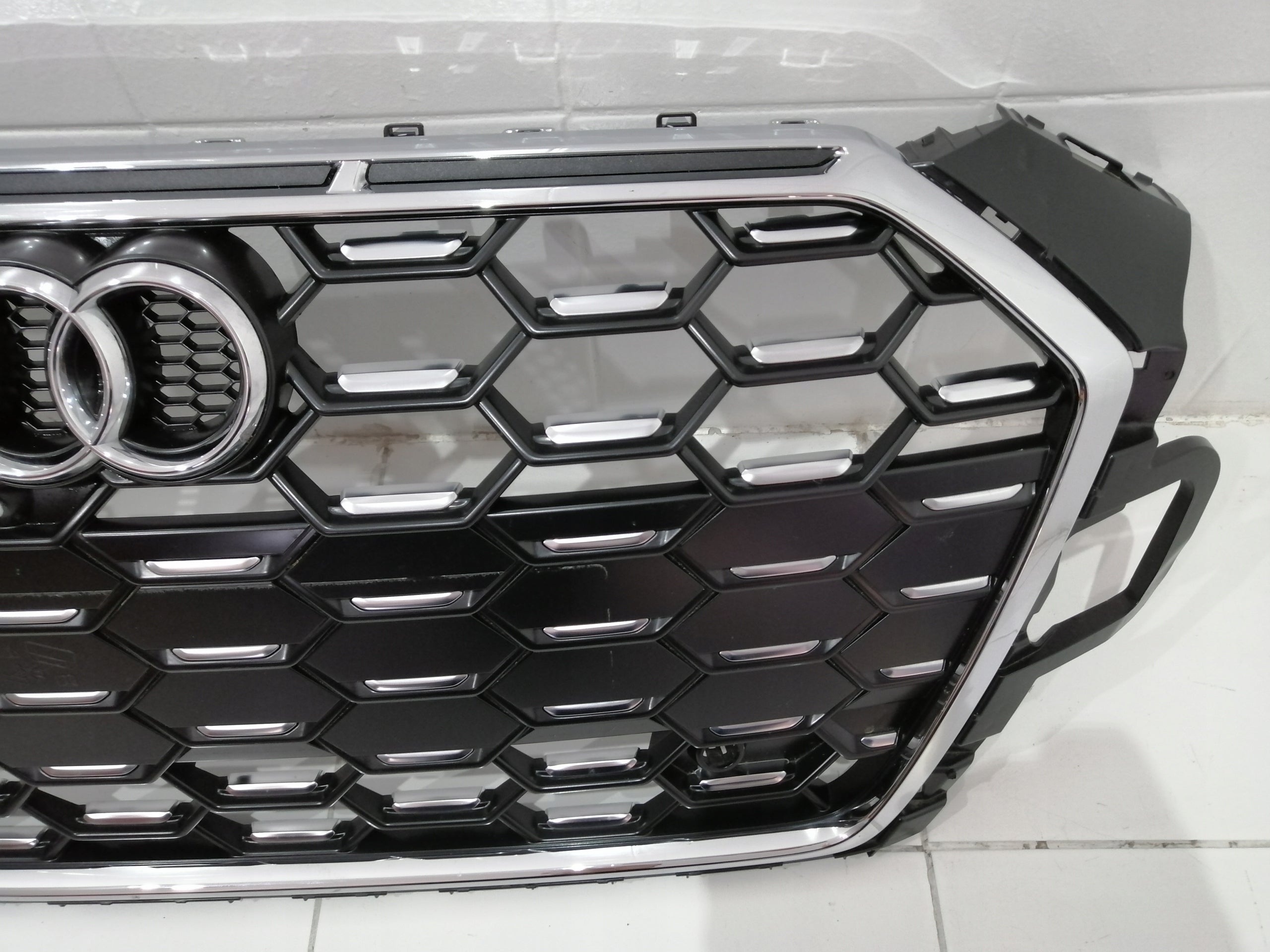 Kühlergrill Audi S5 FRONTGRILL 8w6853651GR Kühlergitter