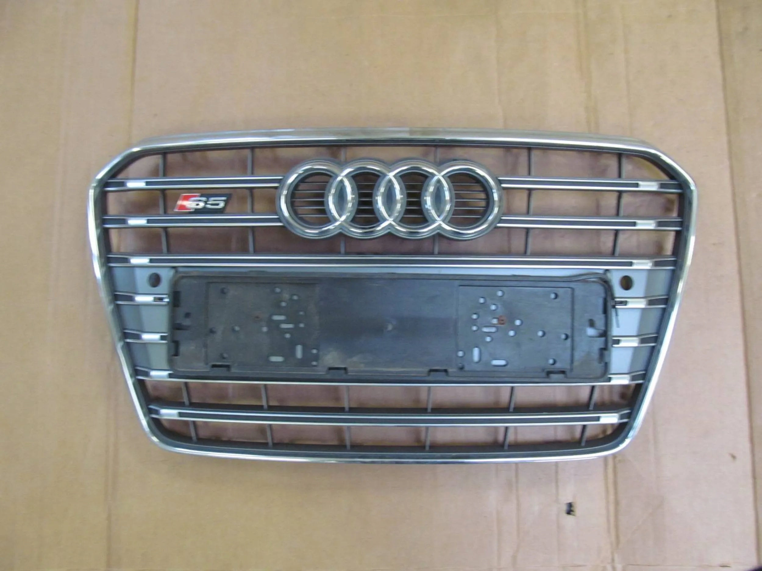 Kühlergrill Audi C4 S5 FRONTGRILL 8T0853651M8 Kühlergitter